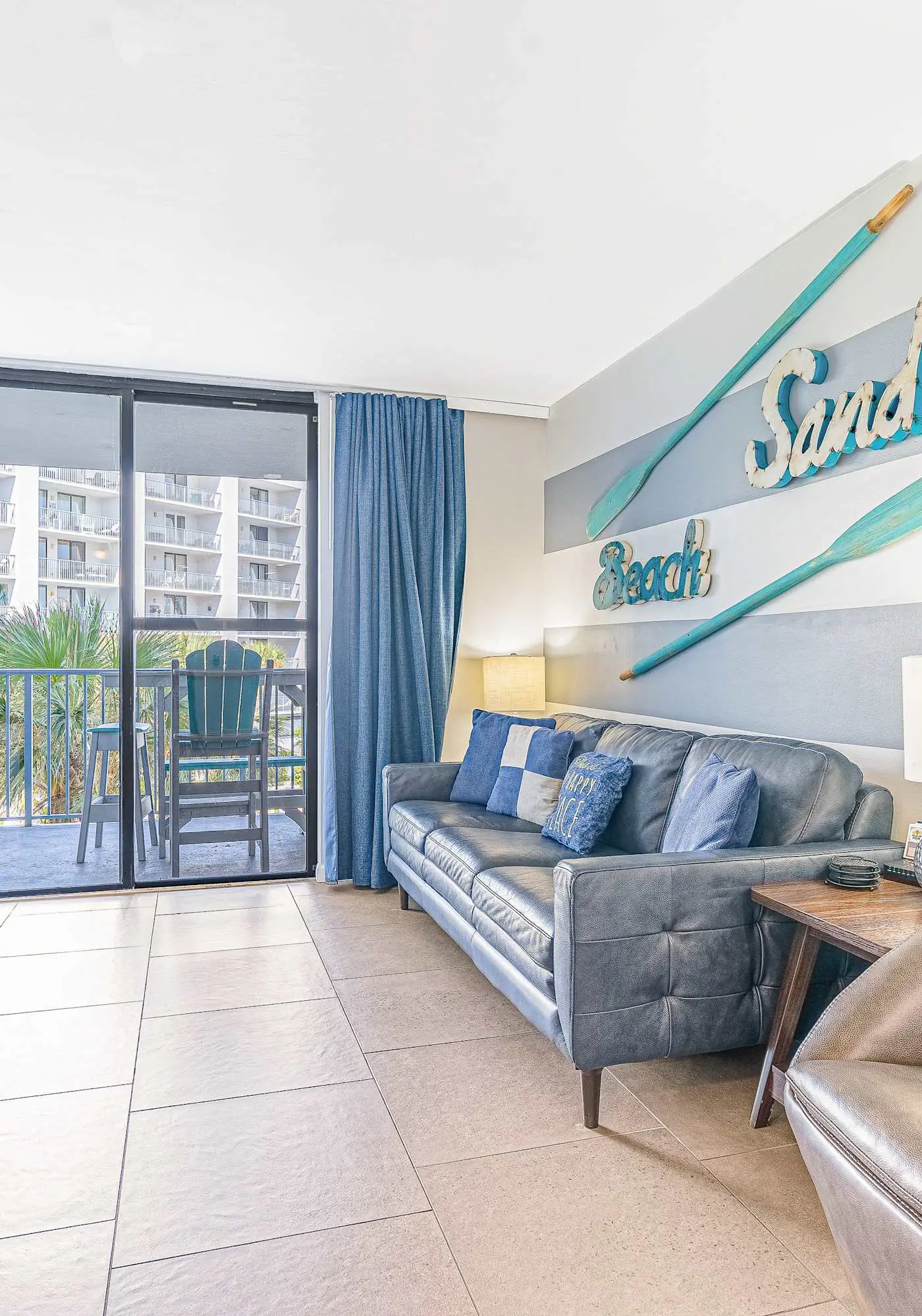 Spacious condo with pool & hot tub - tennis available on-site