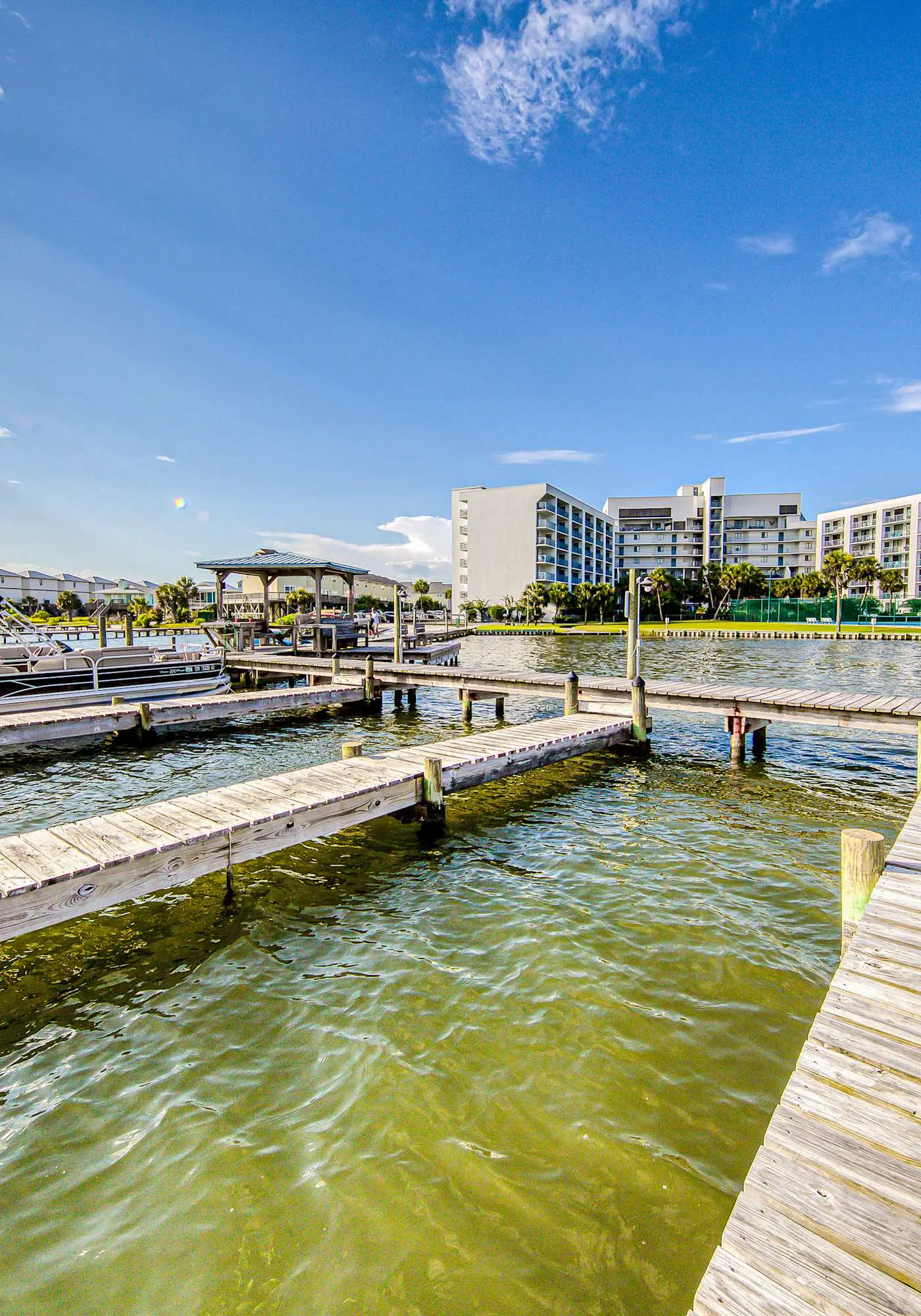 Spacious condo with pool & hot tub - tennis available on-site