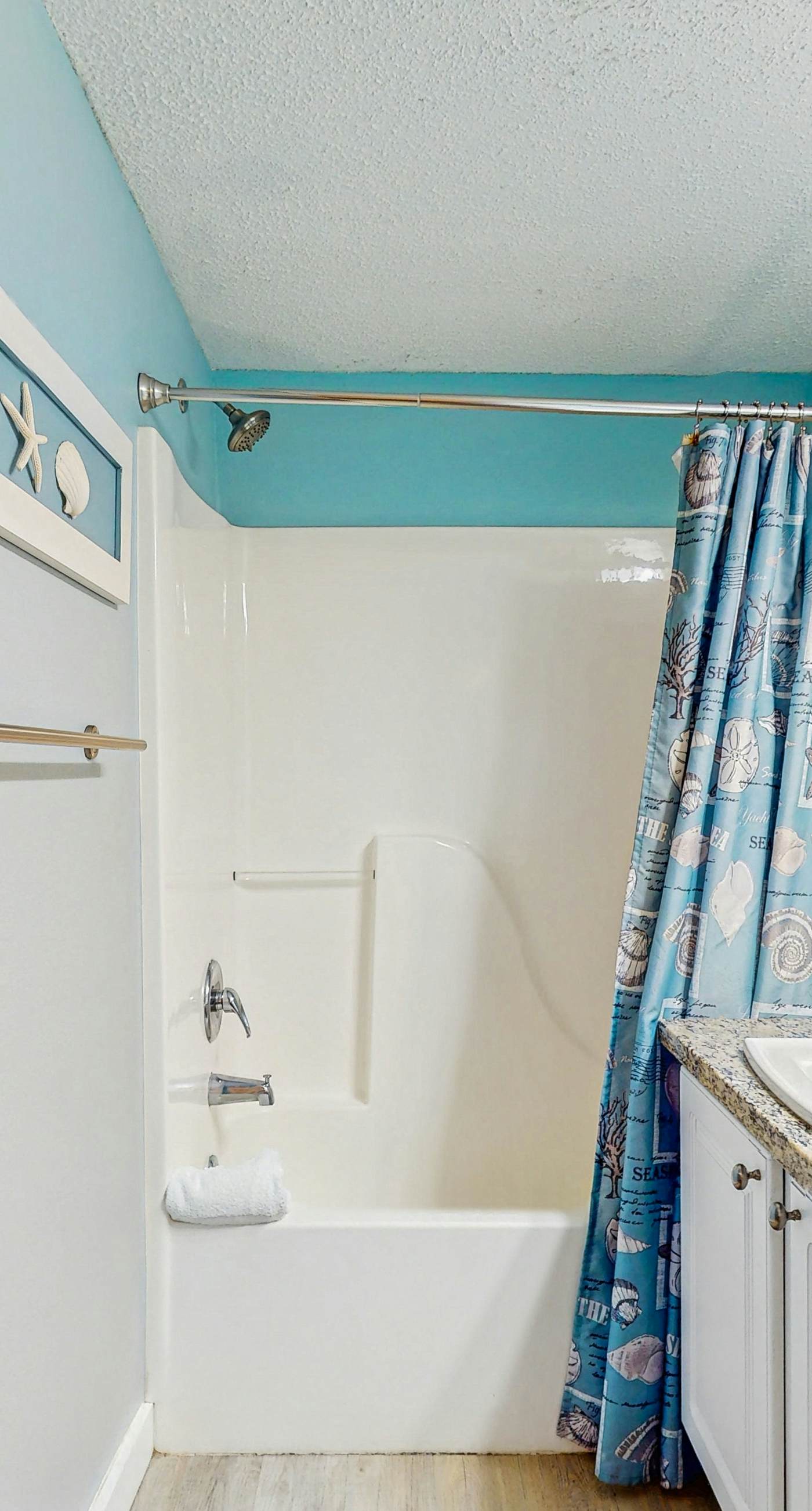 Waterfront getaway w/ gorgeous beach views & an outdoor pool!