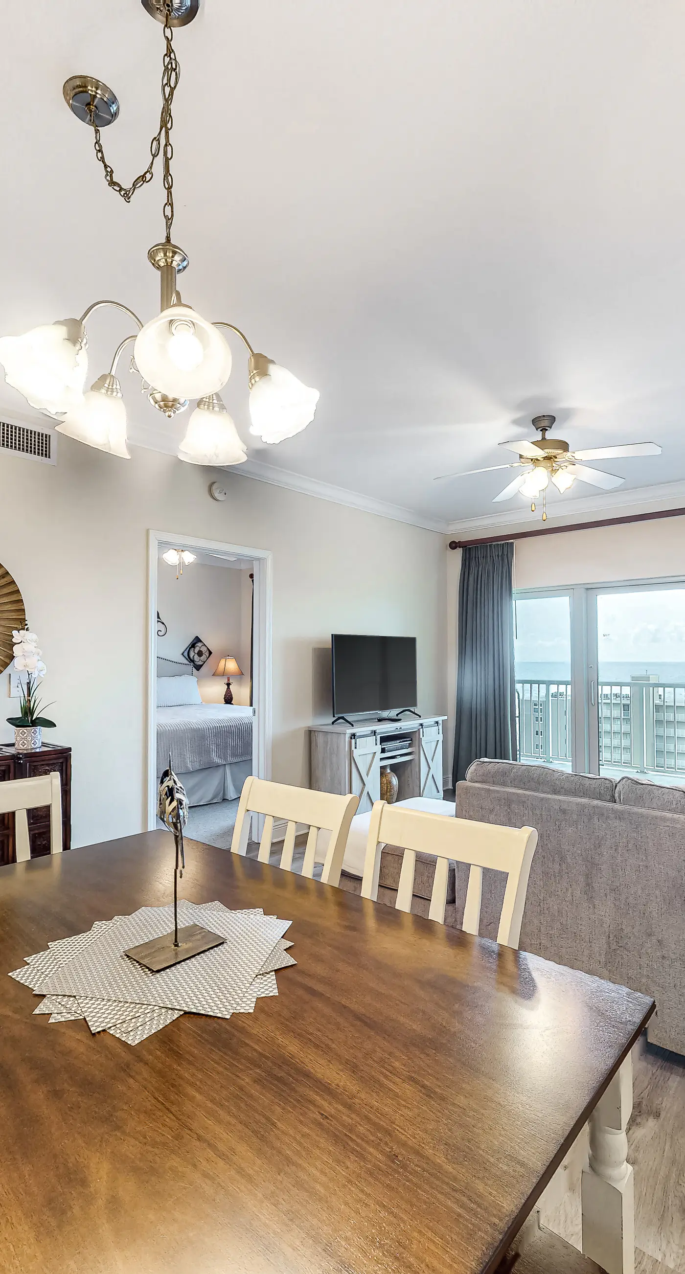 Gulf-view condo with outdoor & indoor pools, hot tub, lazy river & beach access