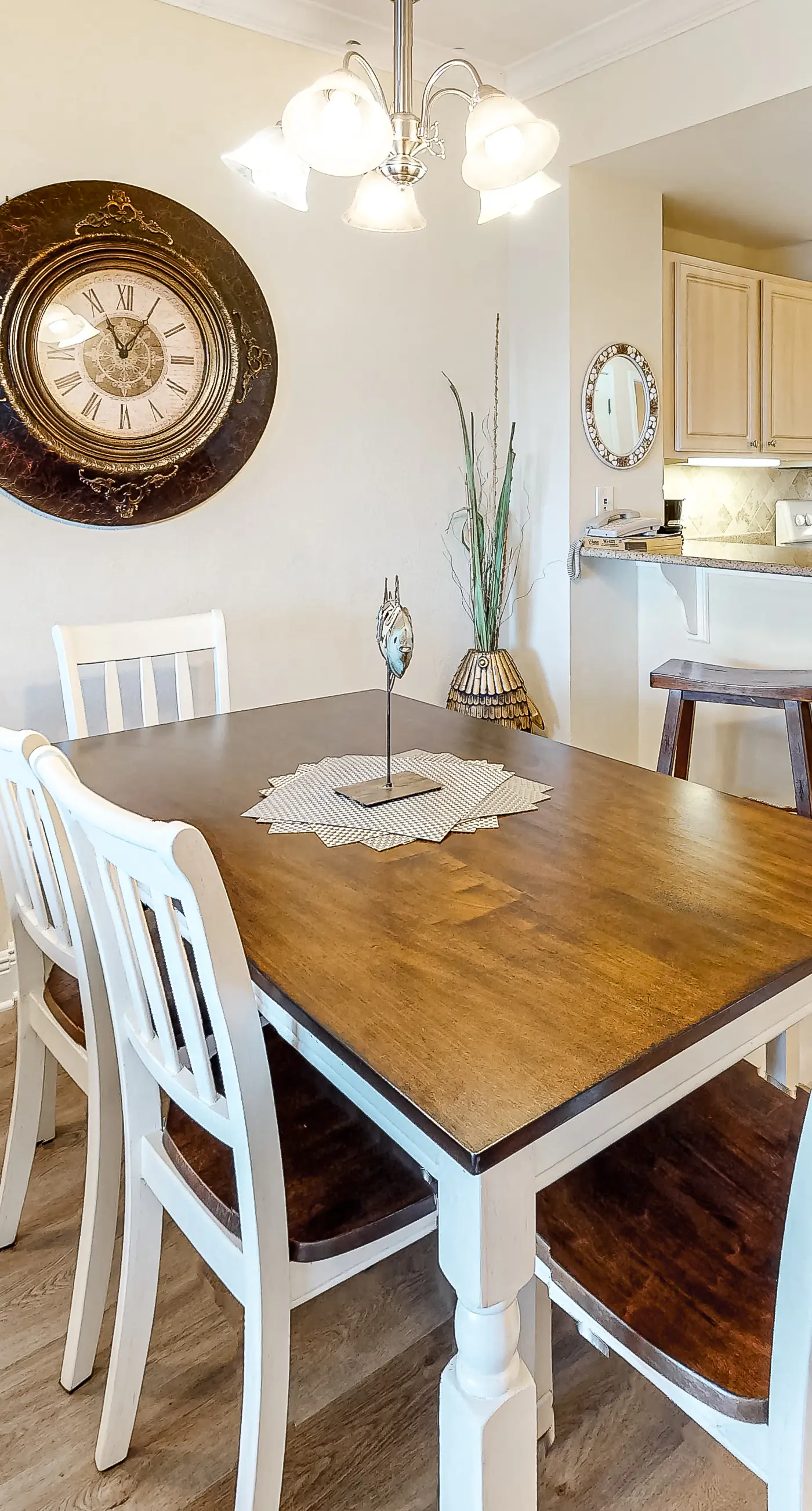 Gulf-view condo with outdoor & indoor pools, hot tub, lazy river & beach access