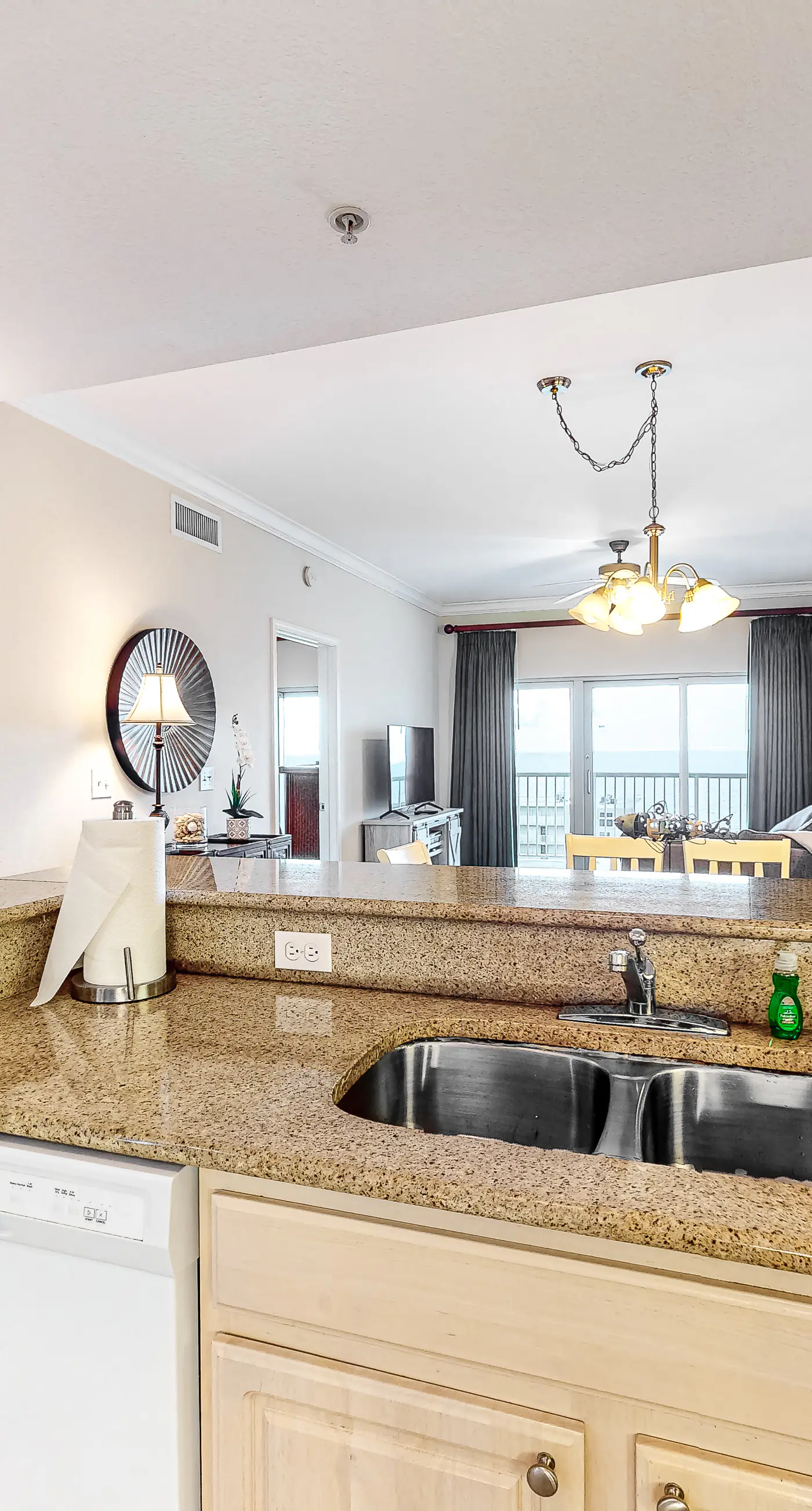 Gulf-view condo with outdoor & indoor pools, hot tub, lazy river & beach access