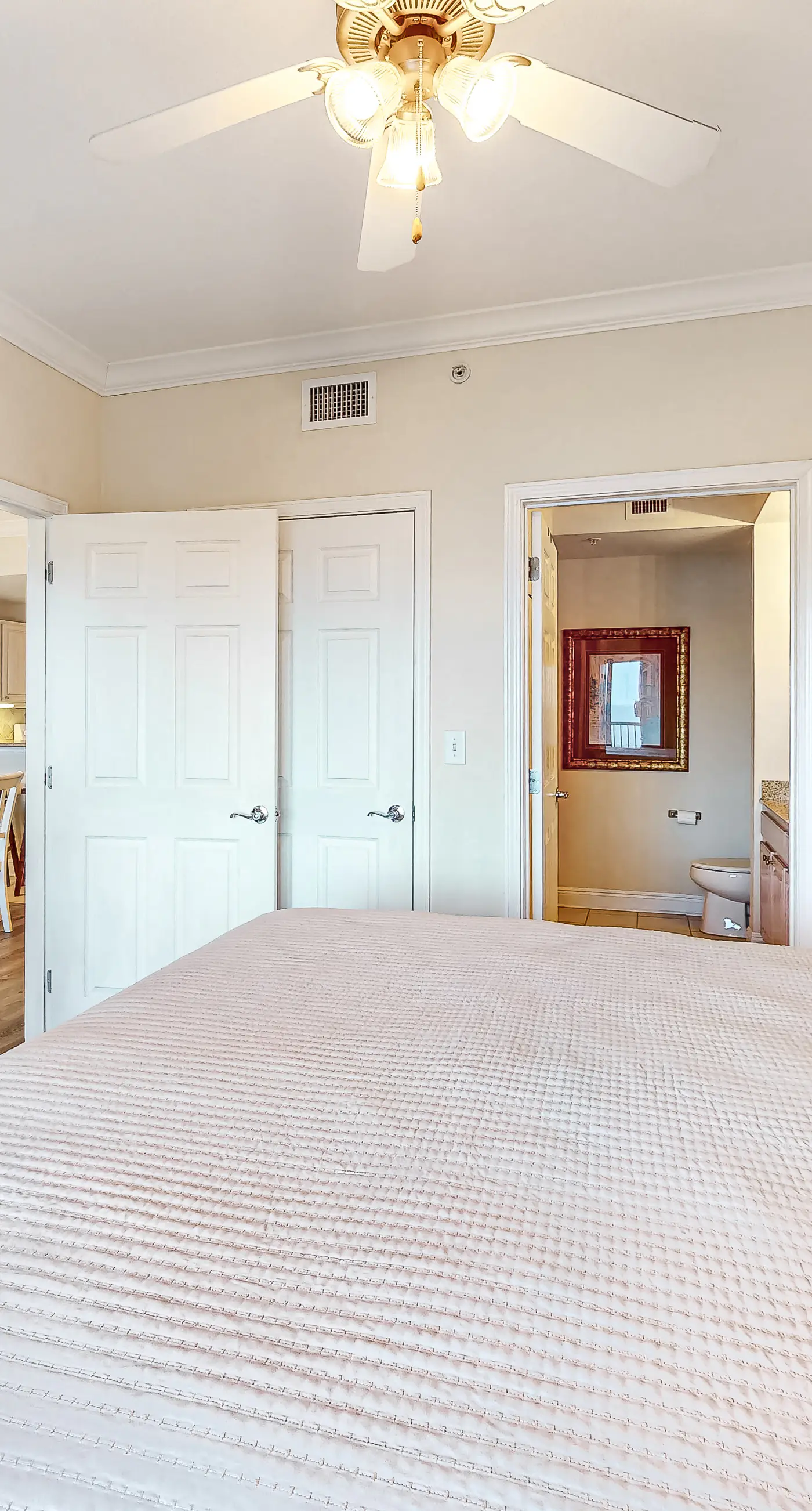 Gulf-view condo with outdoor & indoor pools, hot tub, lazy river & beach access