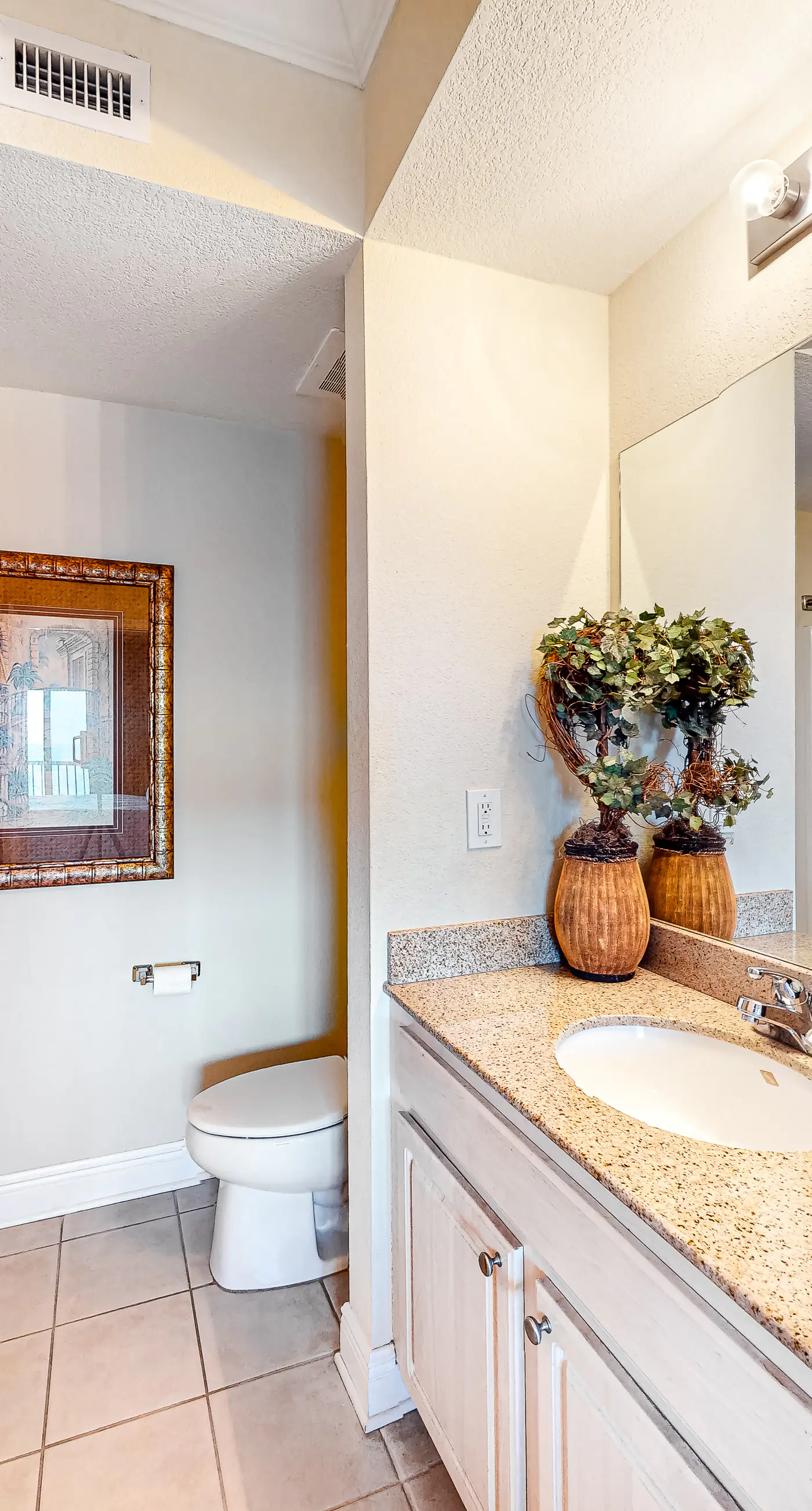 Gulf-view condo with outdoor & indoor pools, hot tub, lazy river & beach access