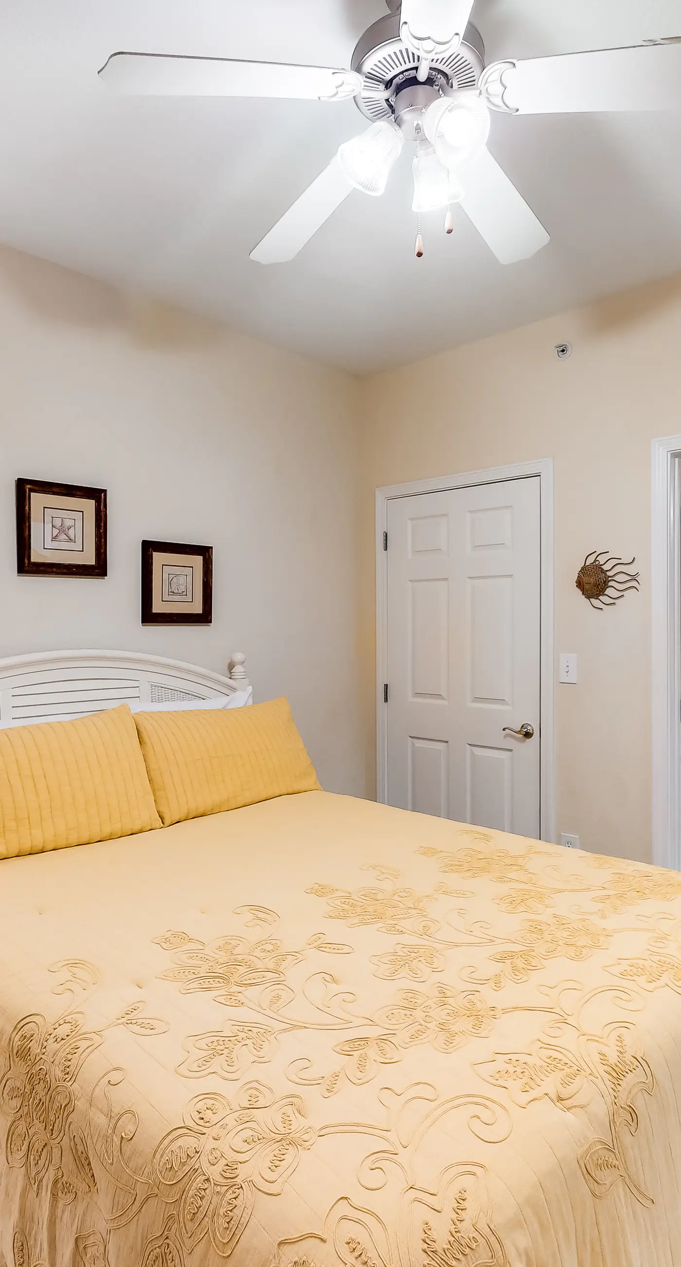 Gulf-view condo with outdoor & indoor pools, hot tub, lazy river & beach access