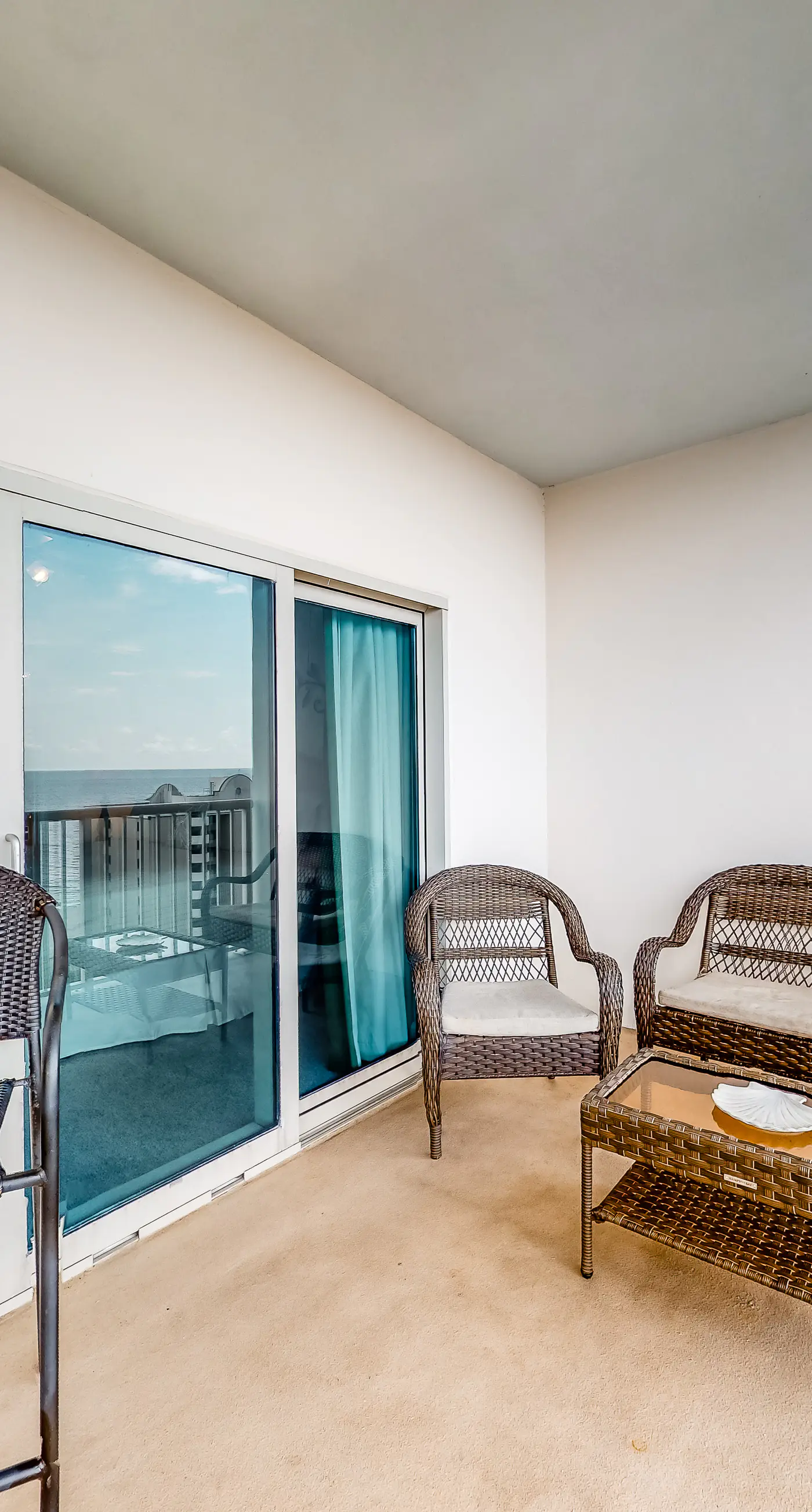 Gulf-view condo with outdoor & indoor pools, hot tub, lazy river & beach access