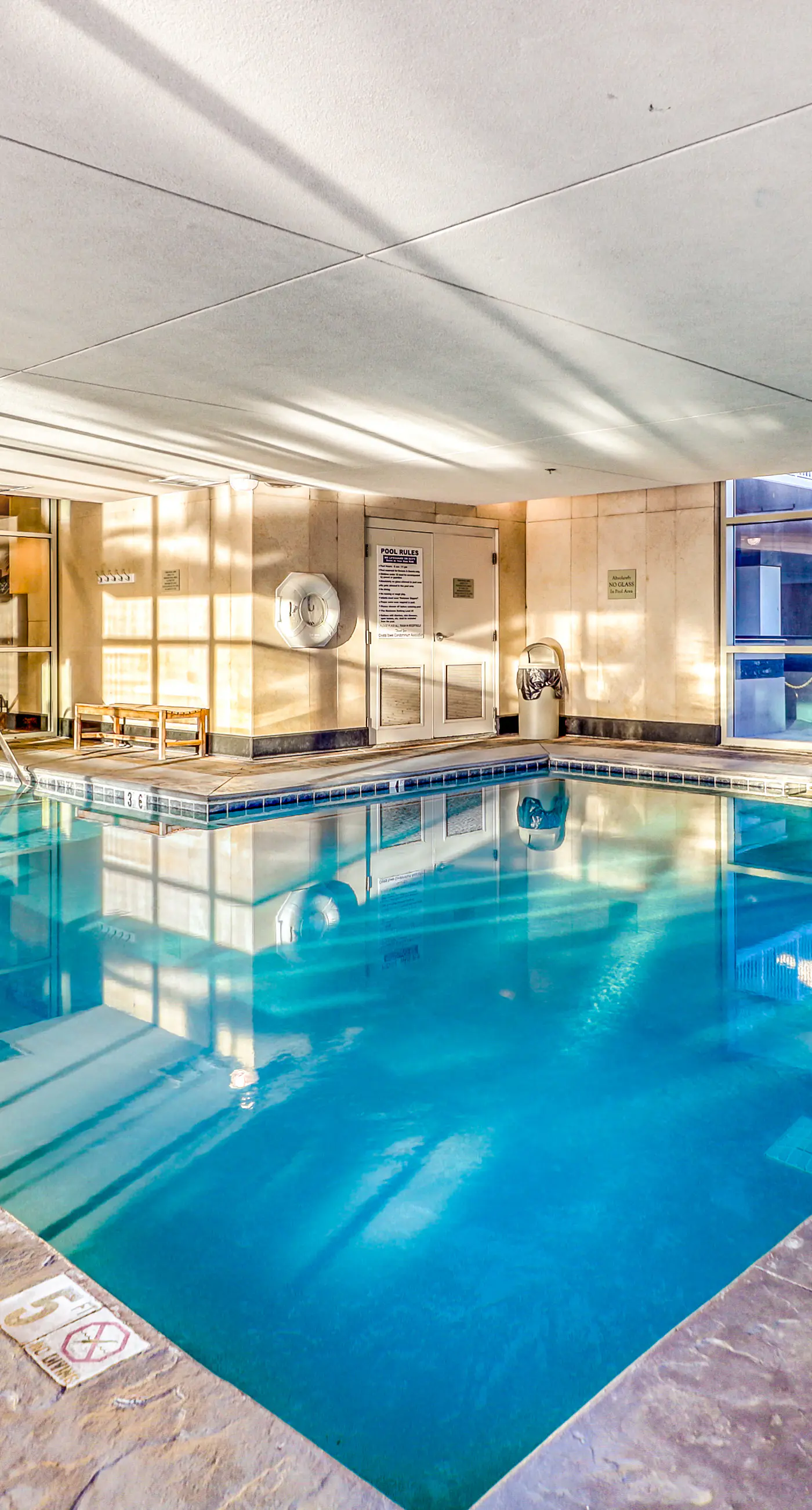 Gulf-view condo with outdoor & indoor pools, hot tub, lazy river & beach access