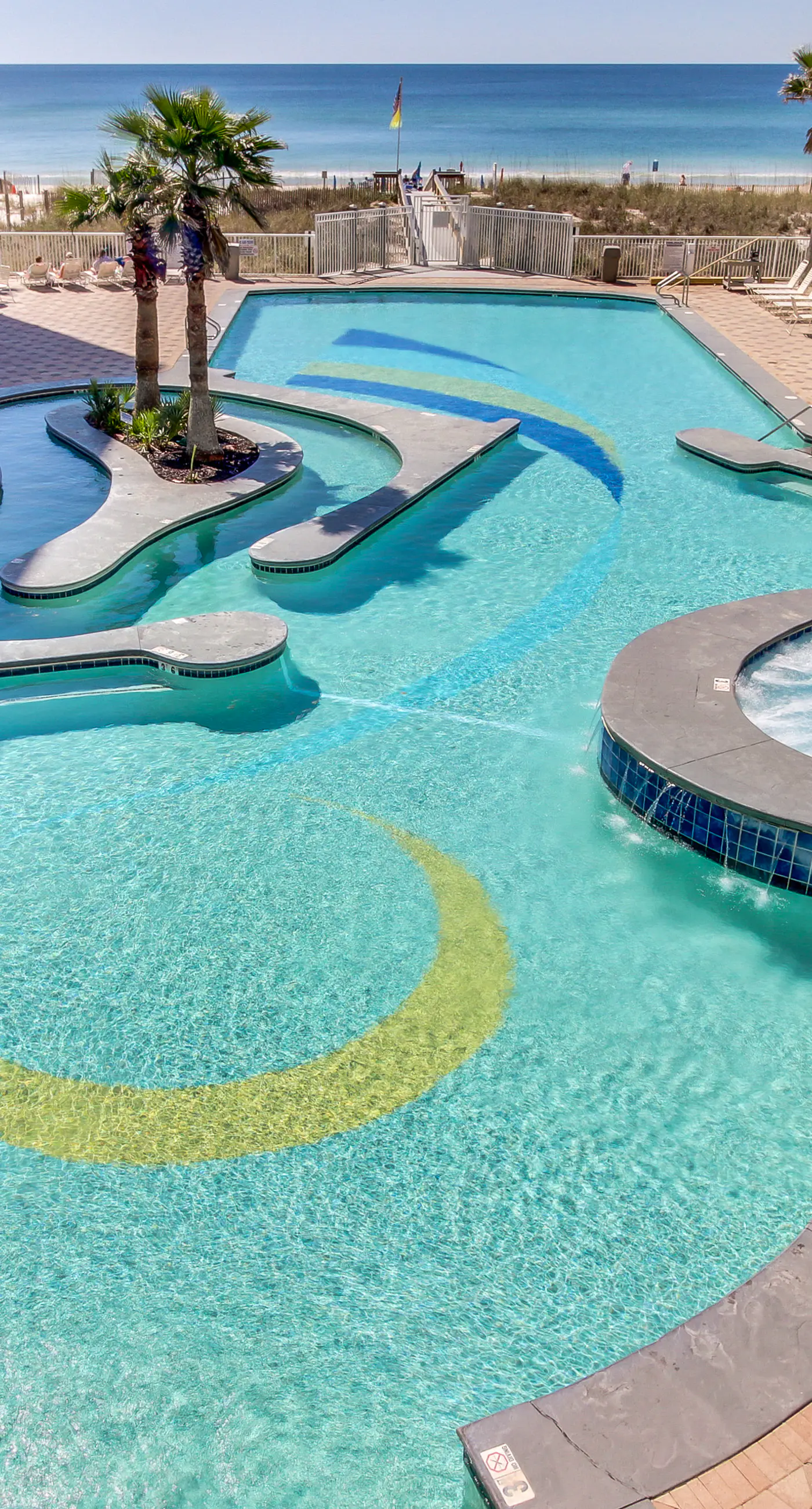 Centrally located condo w/ picturesque views & shared pools/lazy river