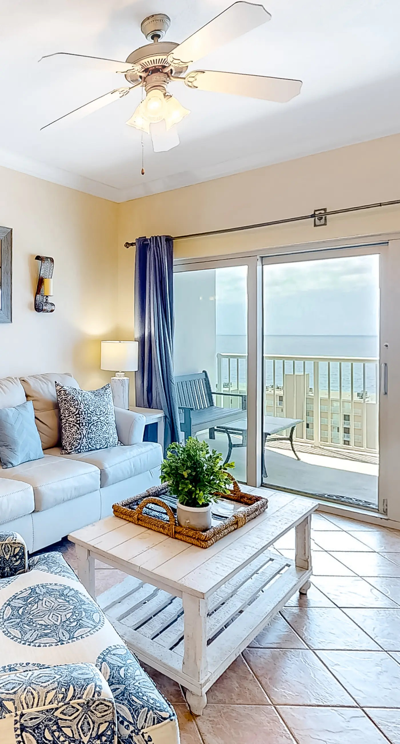 Centrally located condo w/ picturesque views & shared pools/lazy river