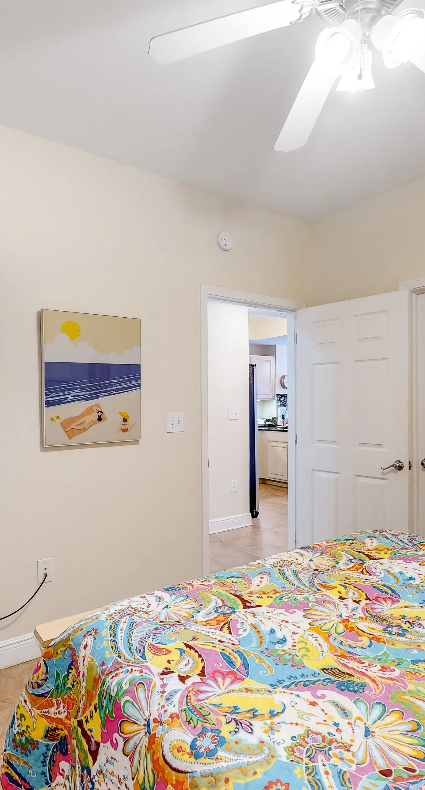 Centrally located condo w/ picturesque views & shared pools/lazy river