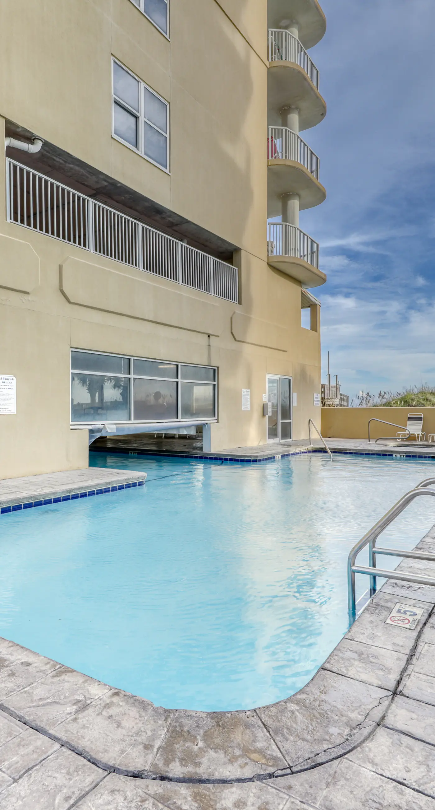 Penthouse-level, waterfront condo with epic Gulf-view balcony, pools, & gym