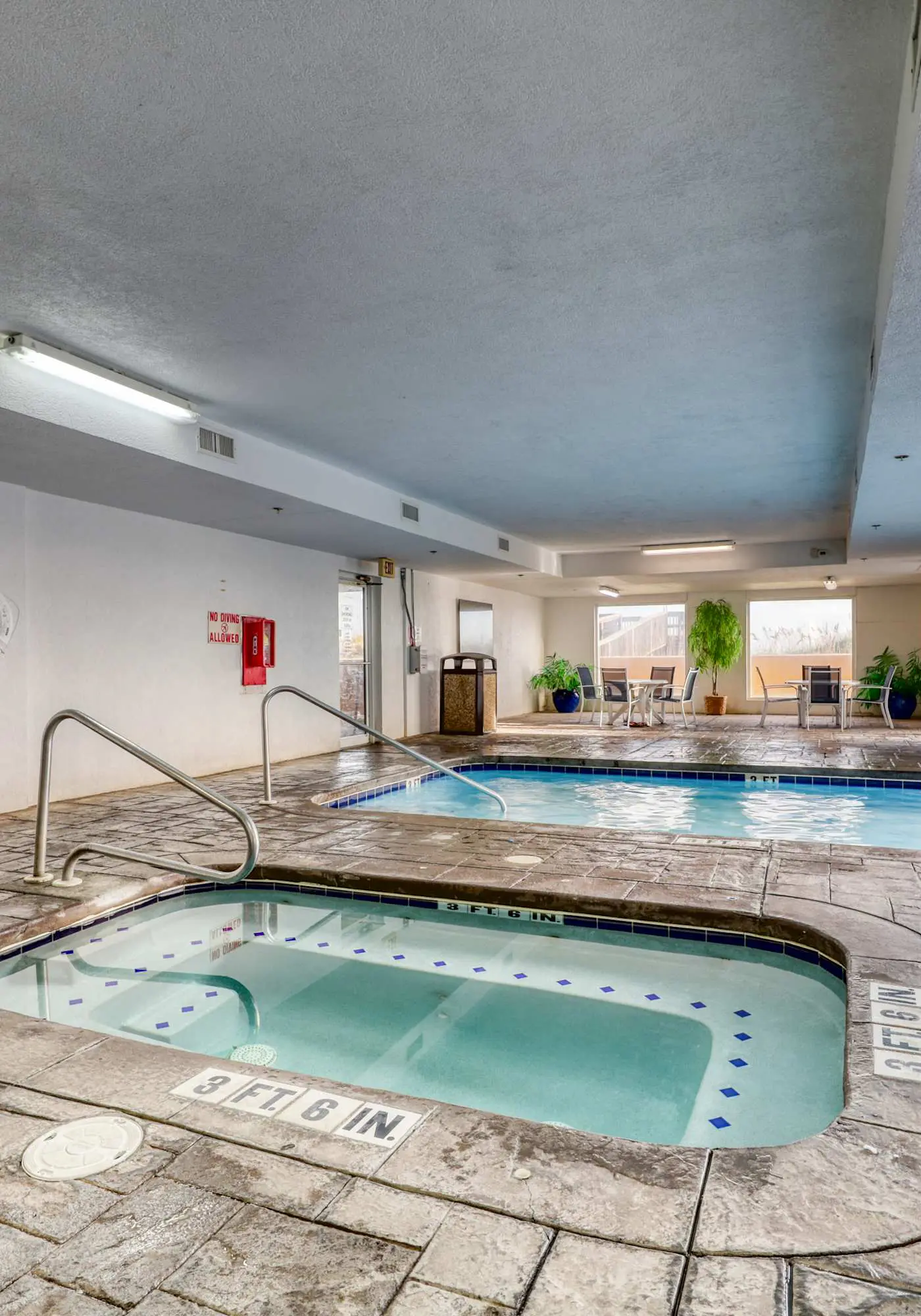 Penthouse-level, waterfront condo with epic Gulf-view balcony, pools, & gym