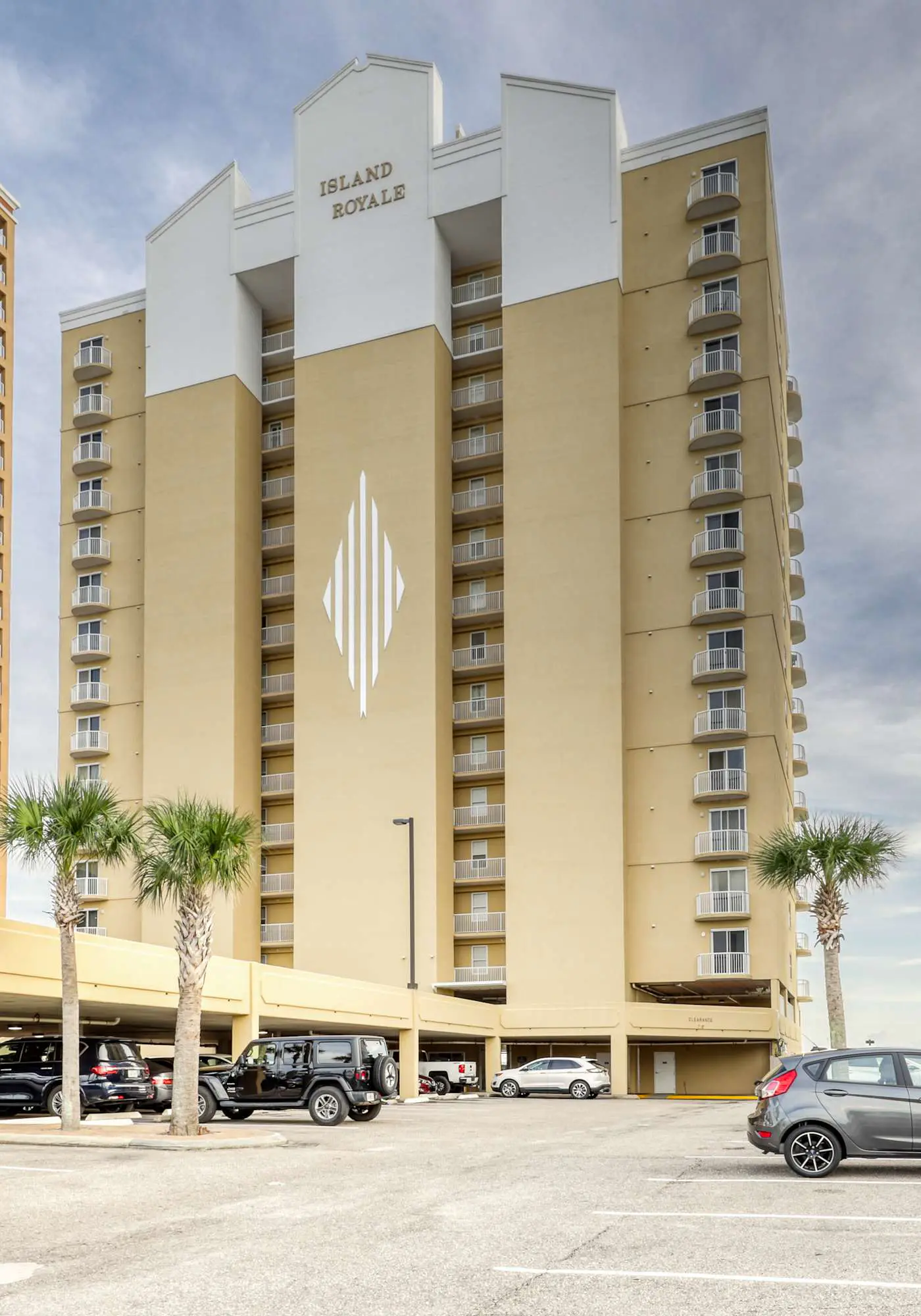 Penthouse-level, waterfront condo with epic Gulf-view balcony, pools, & gym