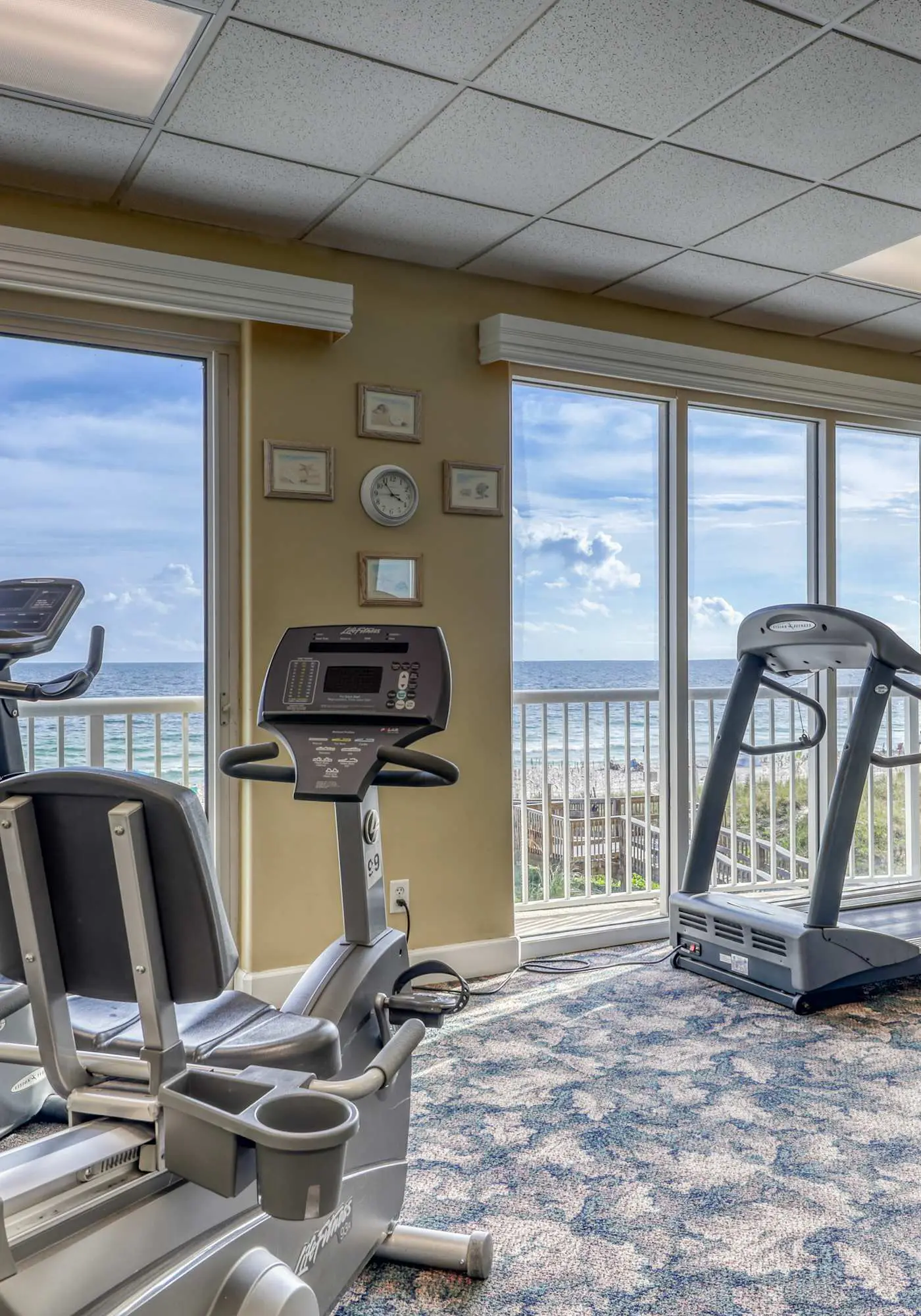 Penthouse-level, waterfront condo with epic Gulf-view balcony, pools, & gym