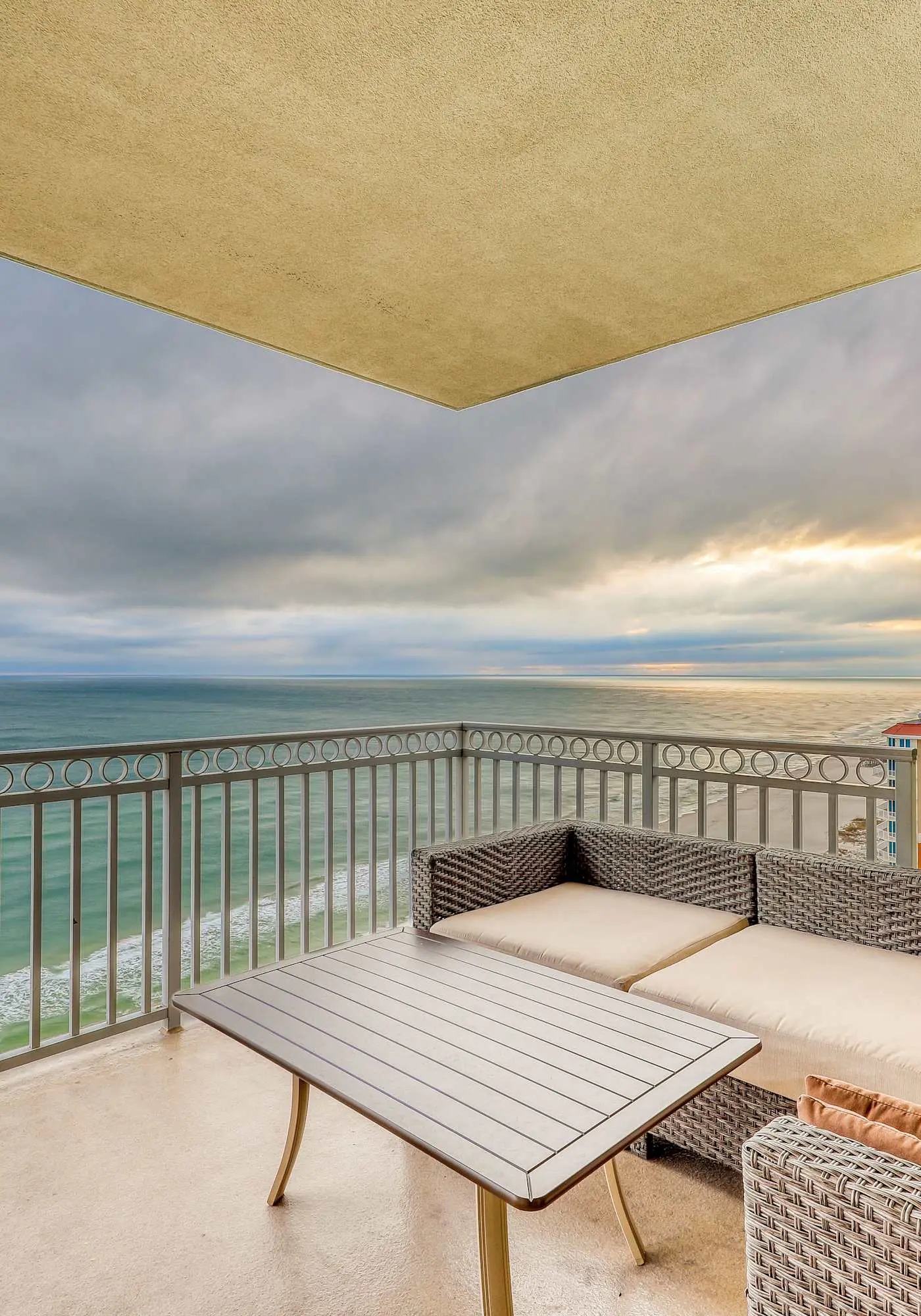 Gulf-front condo w private balcony & shared pool, hot tub, gym & sauna