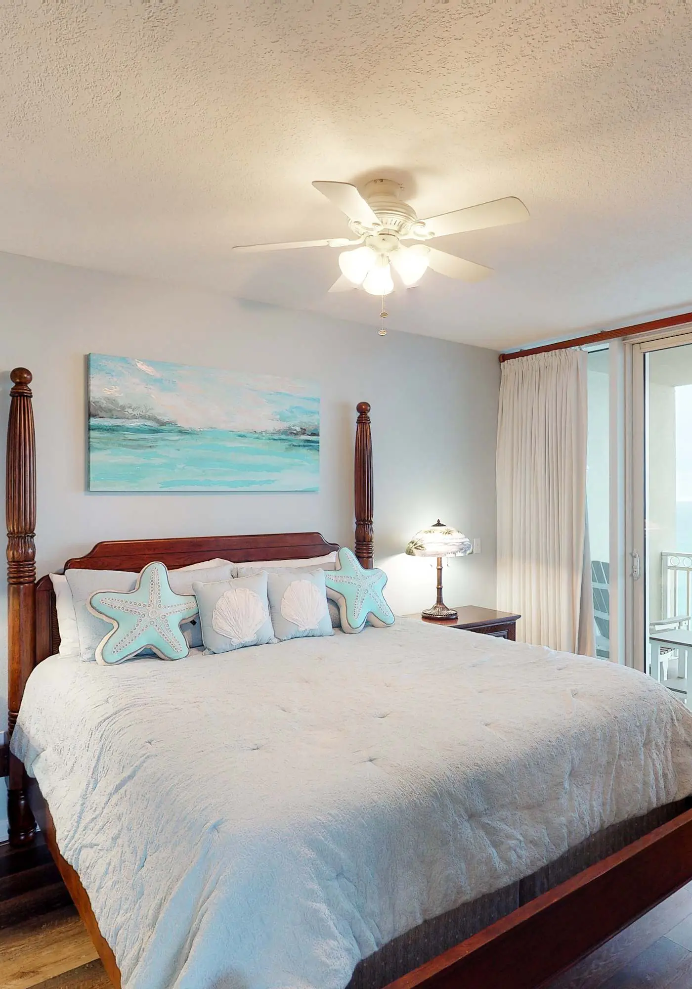 Gulf-front condo w private balcony & shared pool, hot tub, gym & sauna