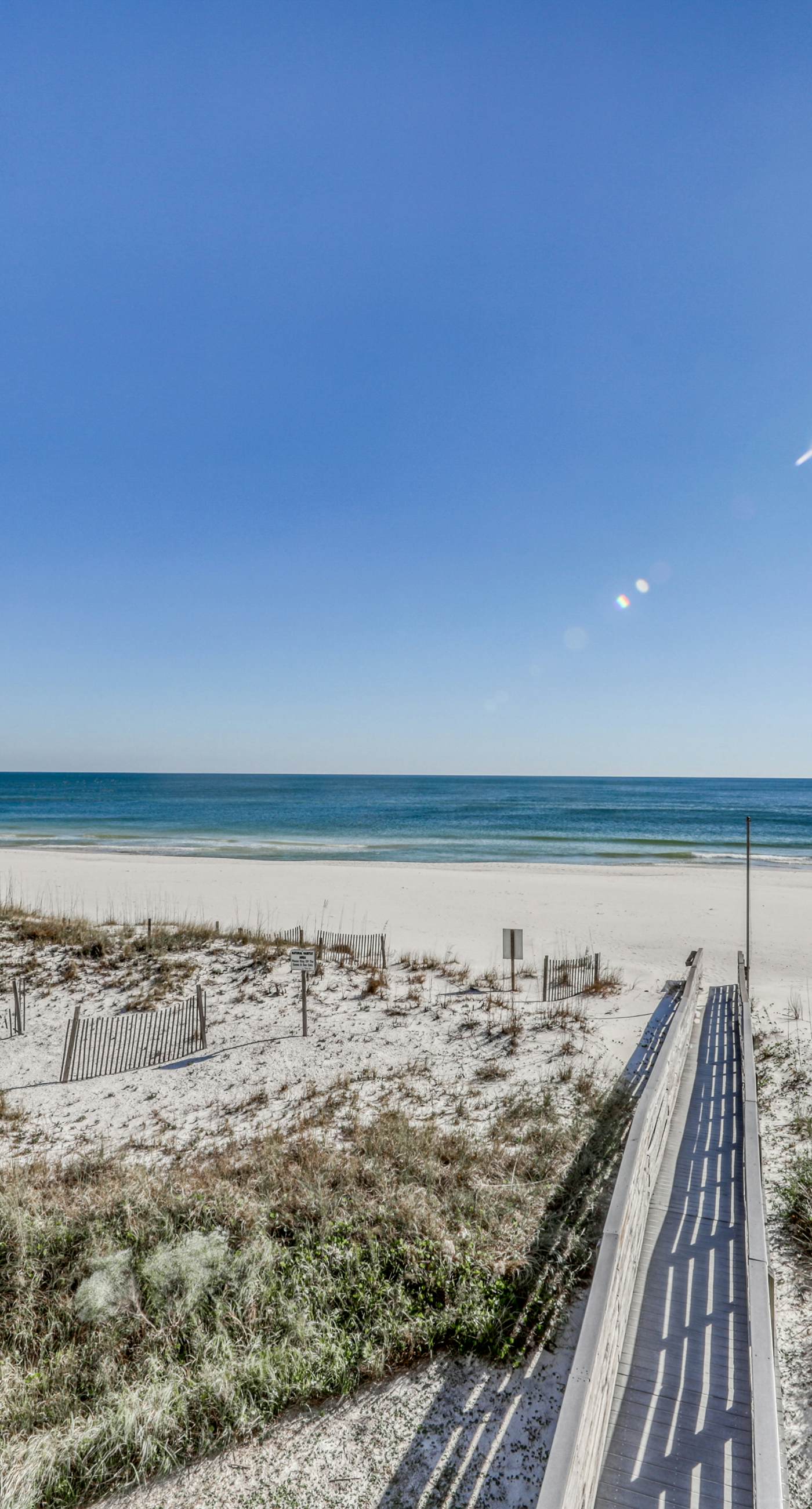 Gulf-front condo w great location, beach access & shared pool hot tub
