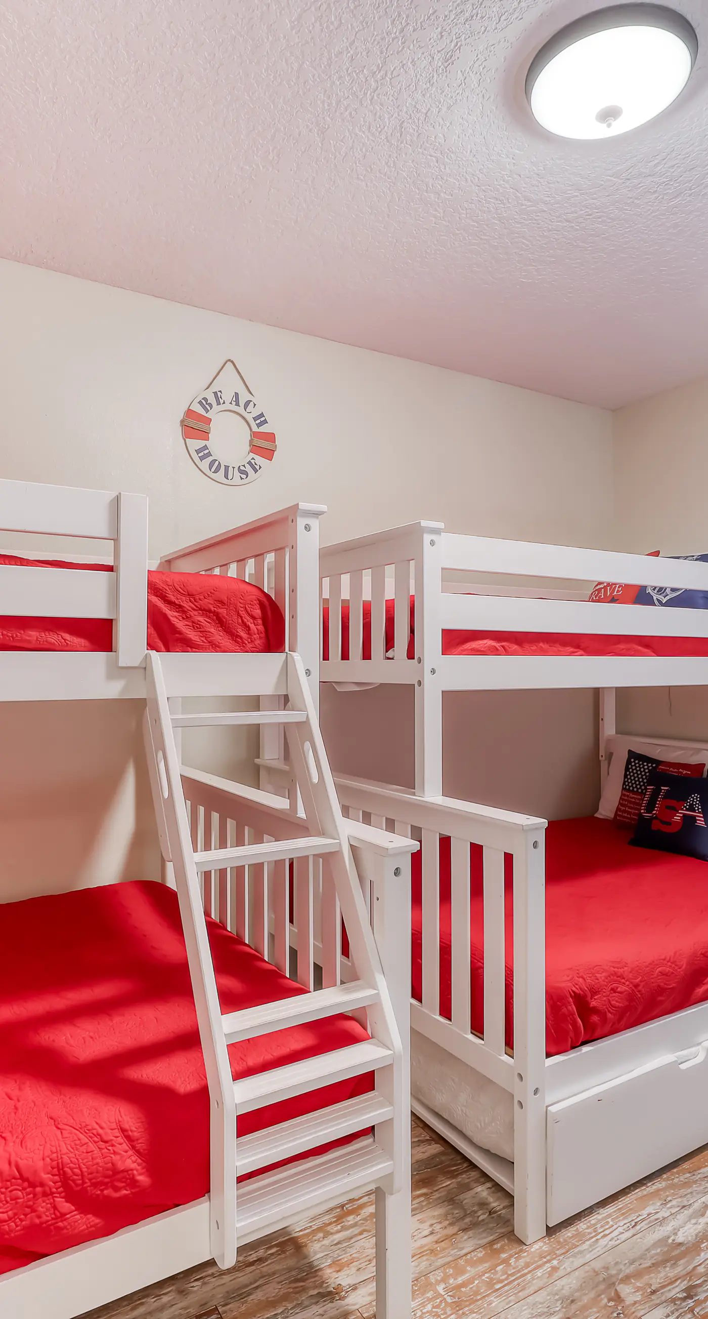 Gulf-front condo w great location, beach access & shared pool hot tub