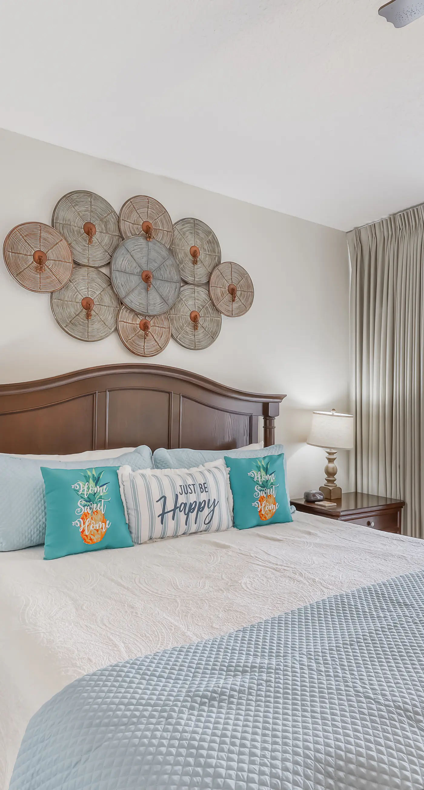 Gulf-front condo w great location, beach access & shared pool hot tub