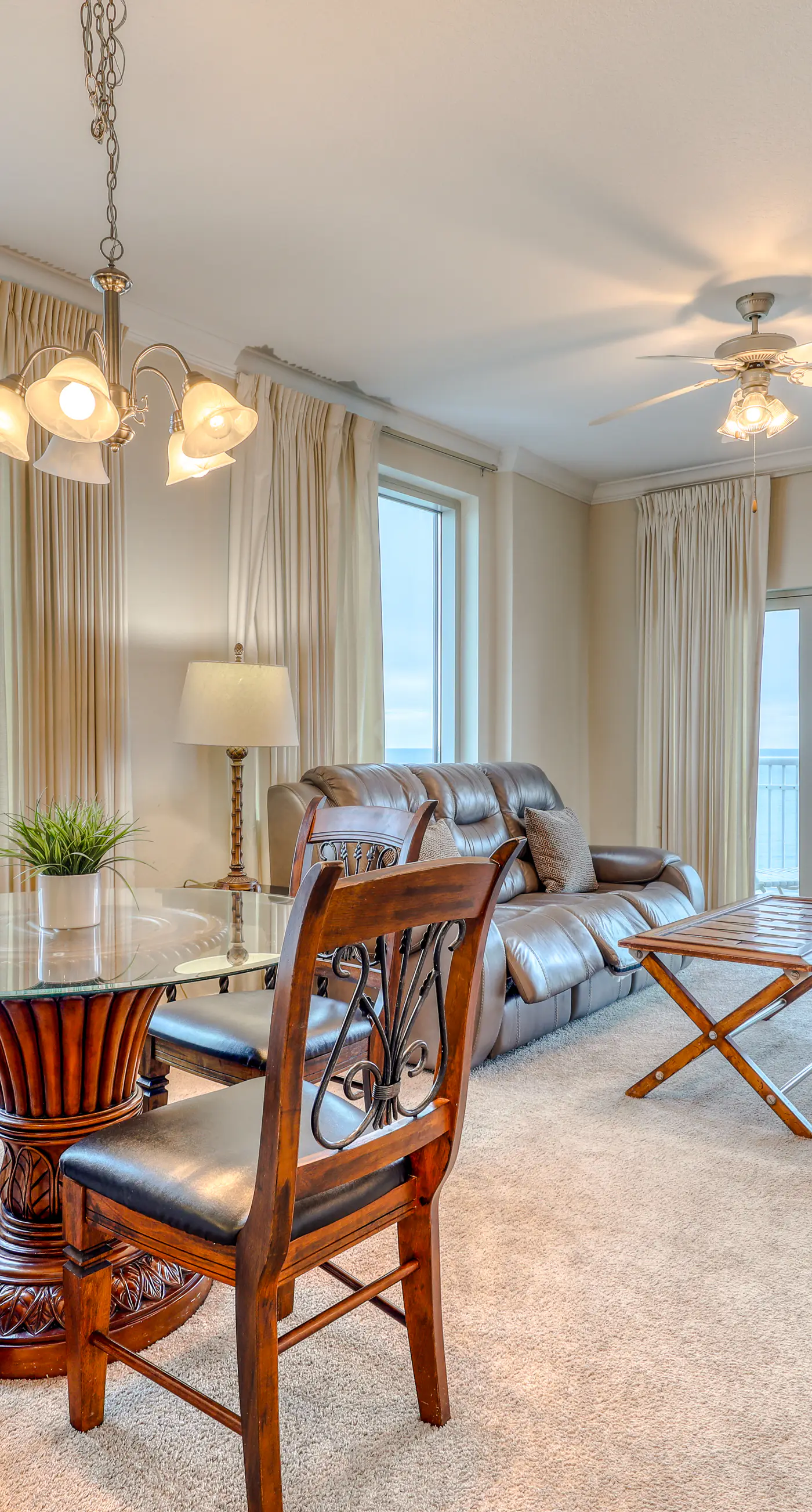 Corner condo with Gulf lagoon views, beach access & pools lazy river