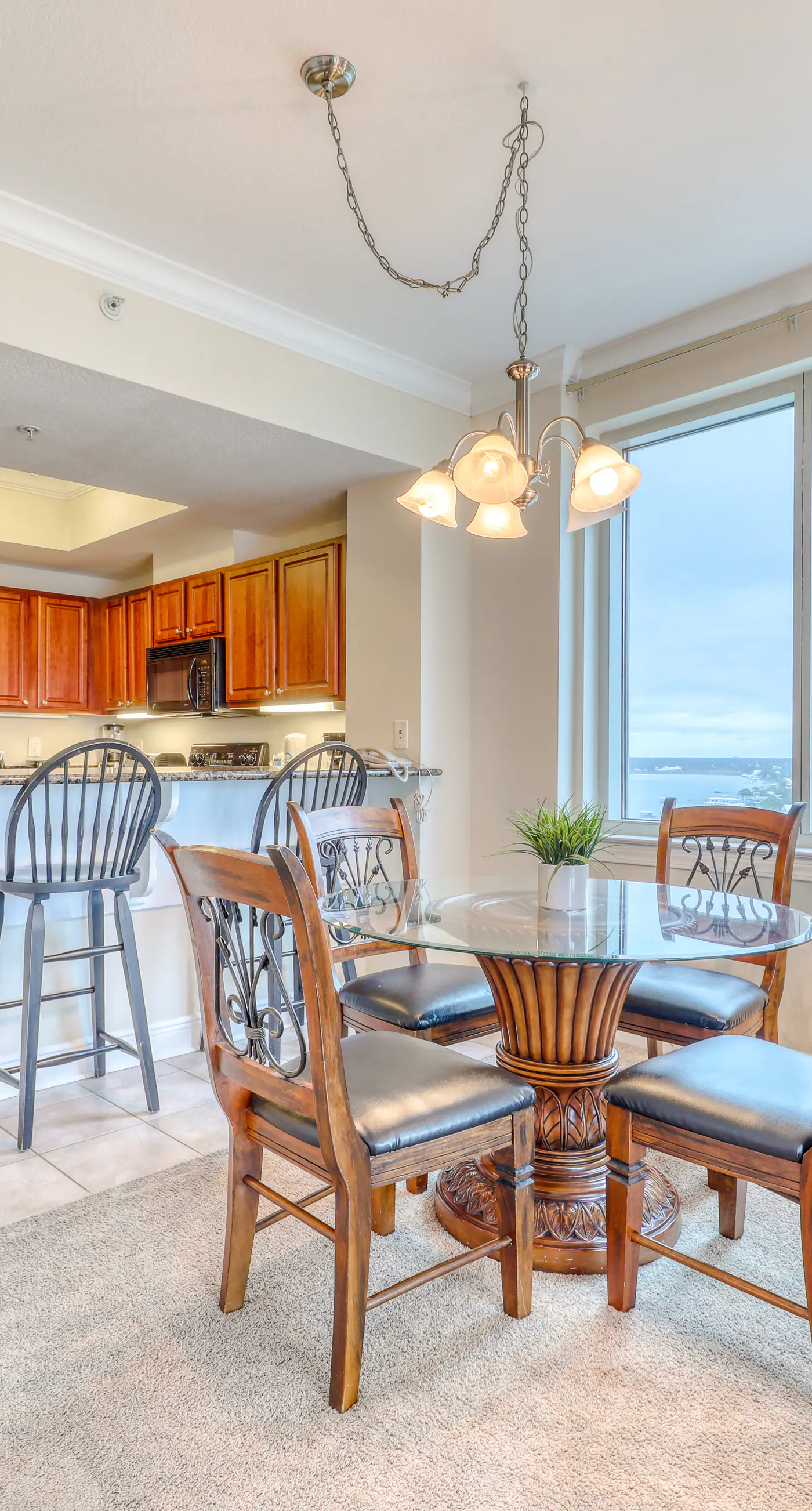 Corner condo with Gulf lagoon views, beach access & pools lazy river
