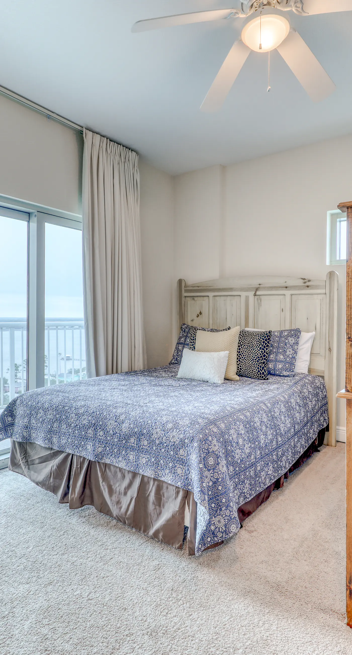 Corner condo with Gulf lagoon views, beach access & pools lazy river