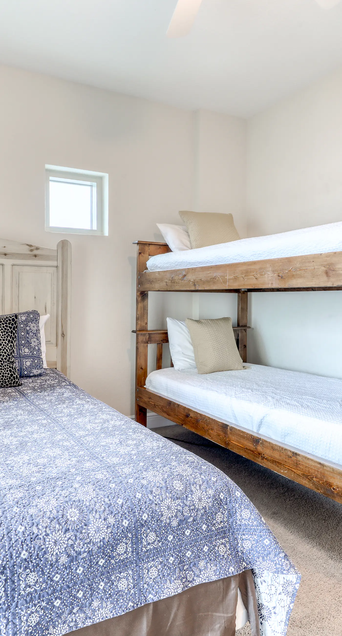 Corner condo with Gulf lagoon views, beach access & pools lazy river