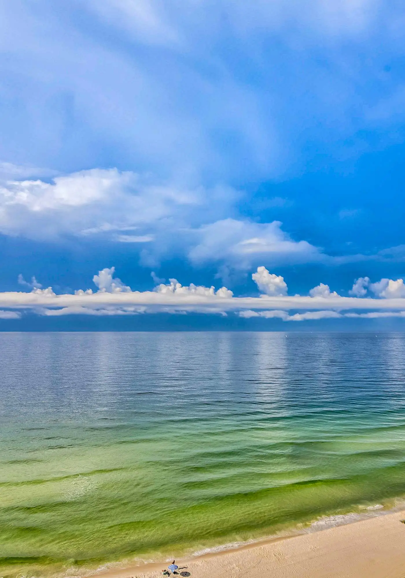 Corner condo with Gulf lagoon views, beach access & pools lazy river