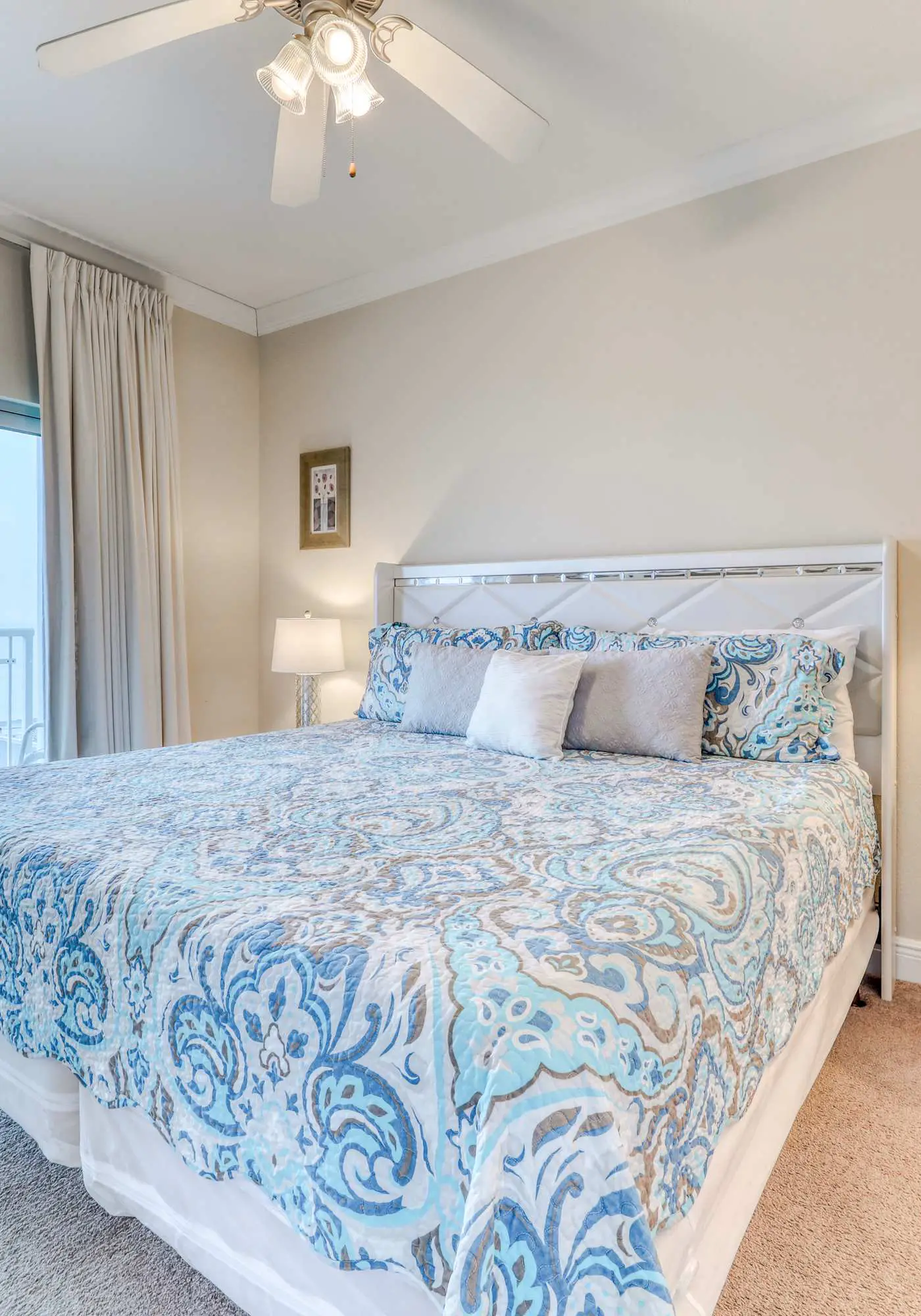 Corner condo with Gulf lagoon views, beach access & pools lazy river