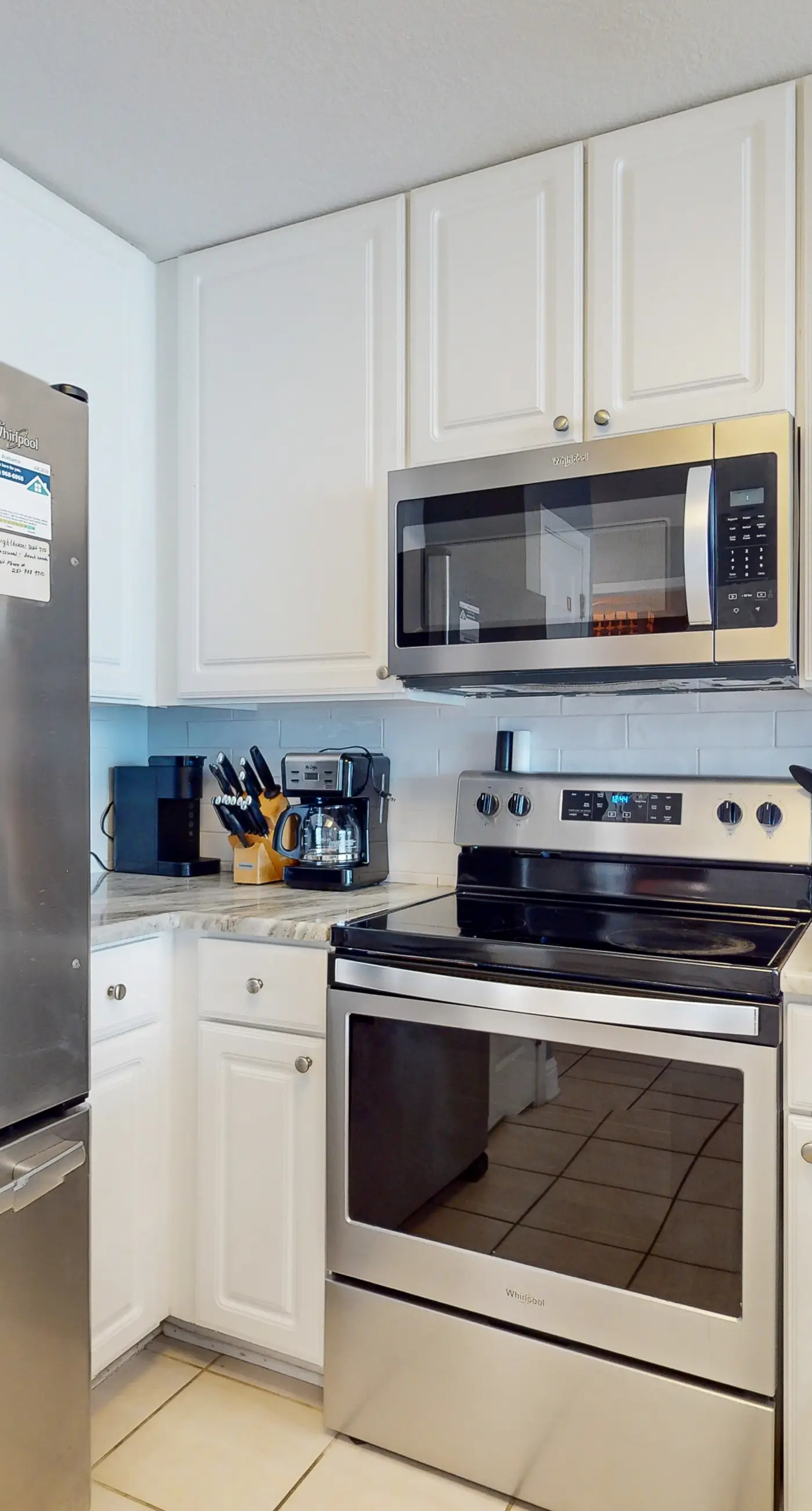 Beachfront condo with amazing views, multiple on-site pools & hot tubs