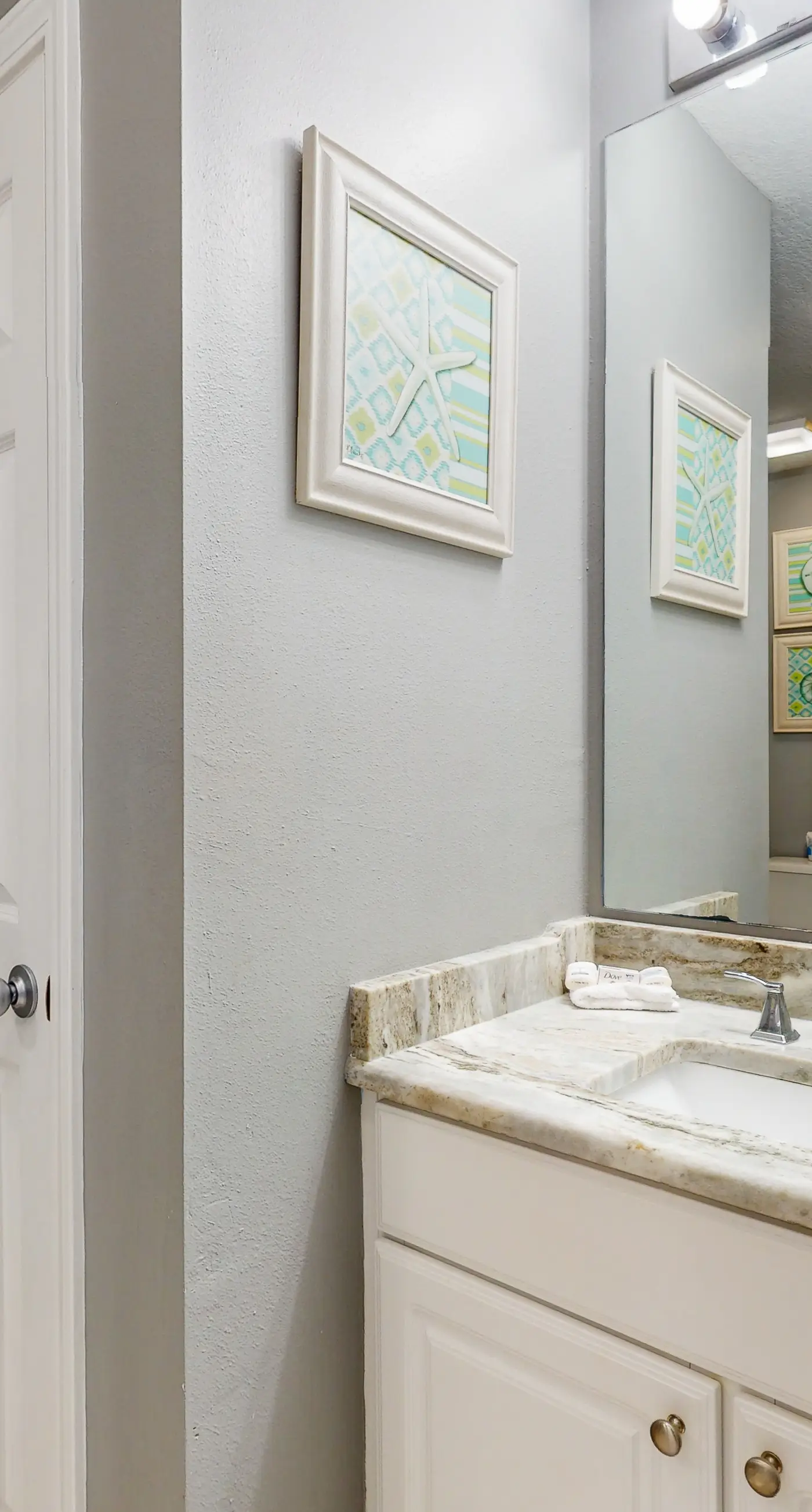 Beachfront condo with amazing views, multiple on-site pools & hot tubs