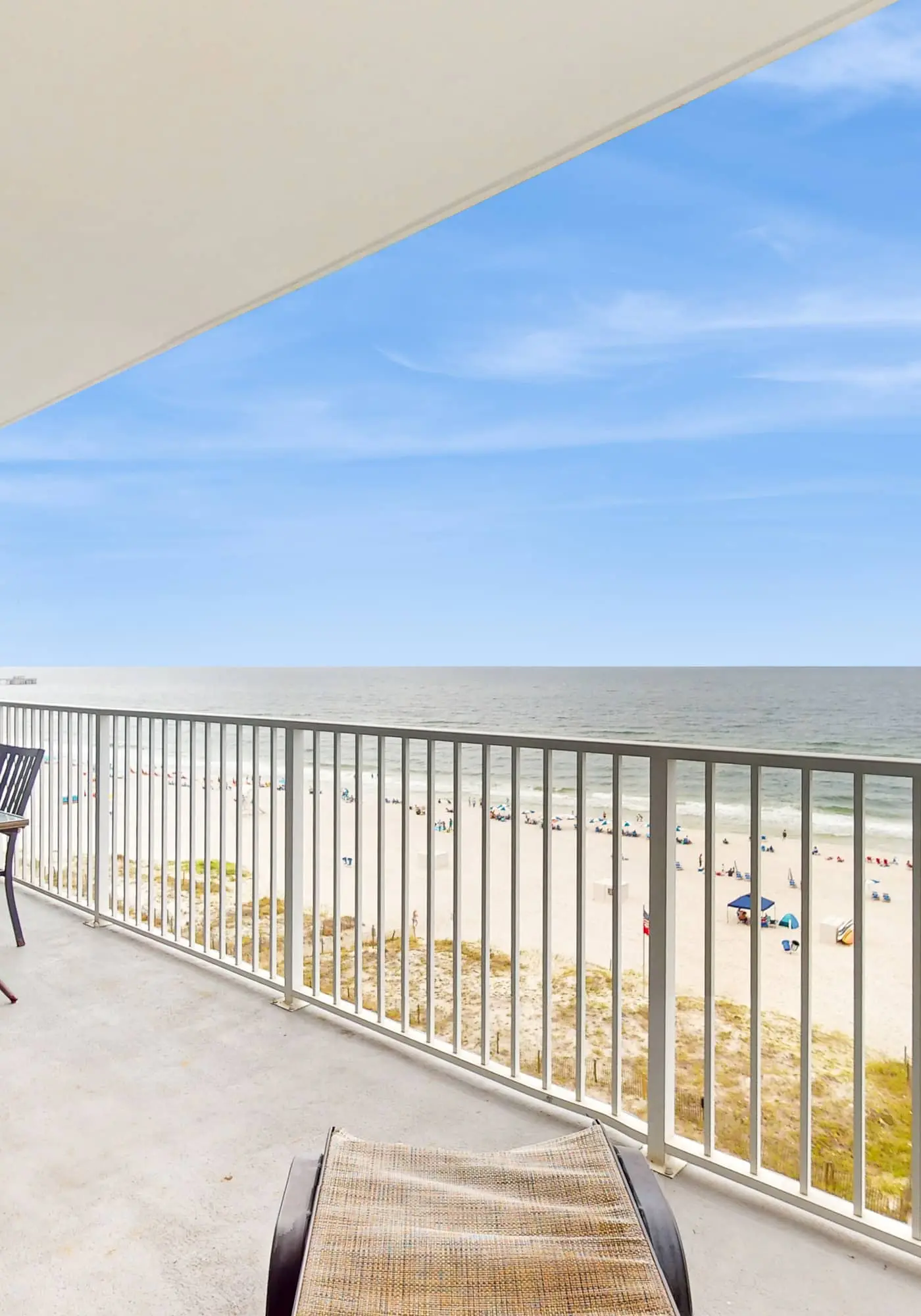 Beachfront condo with amazing views, multiple on-site pools & hot tubs