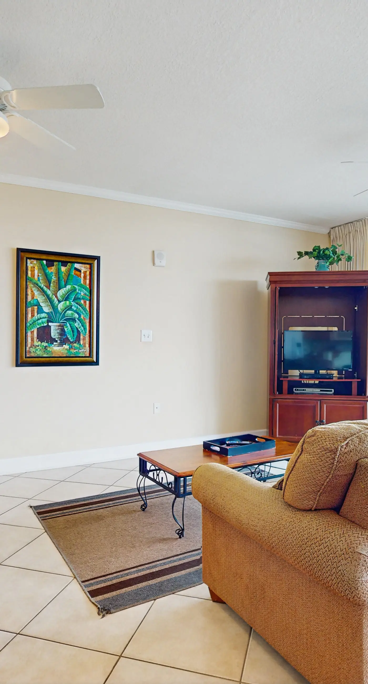 Gulf condo w/ private balcony, stunning views, pools, & sauna