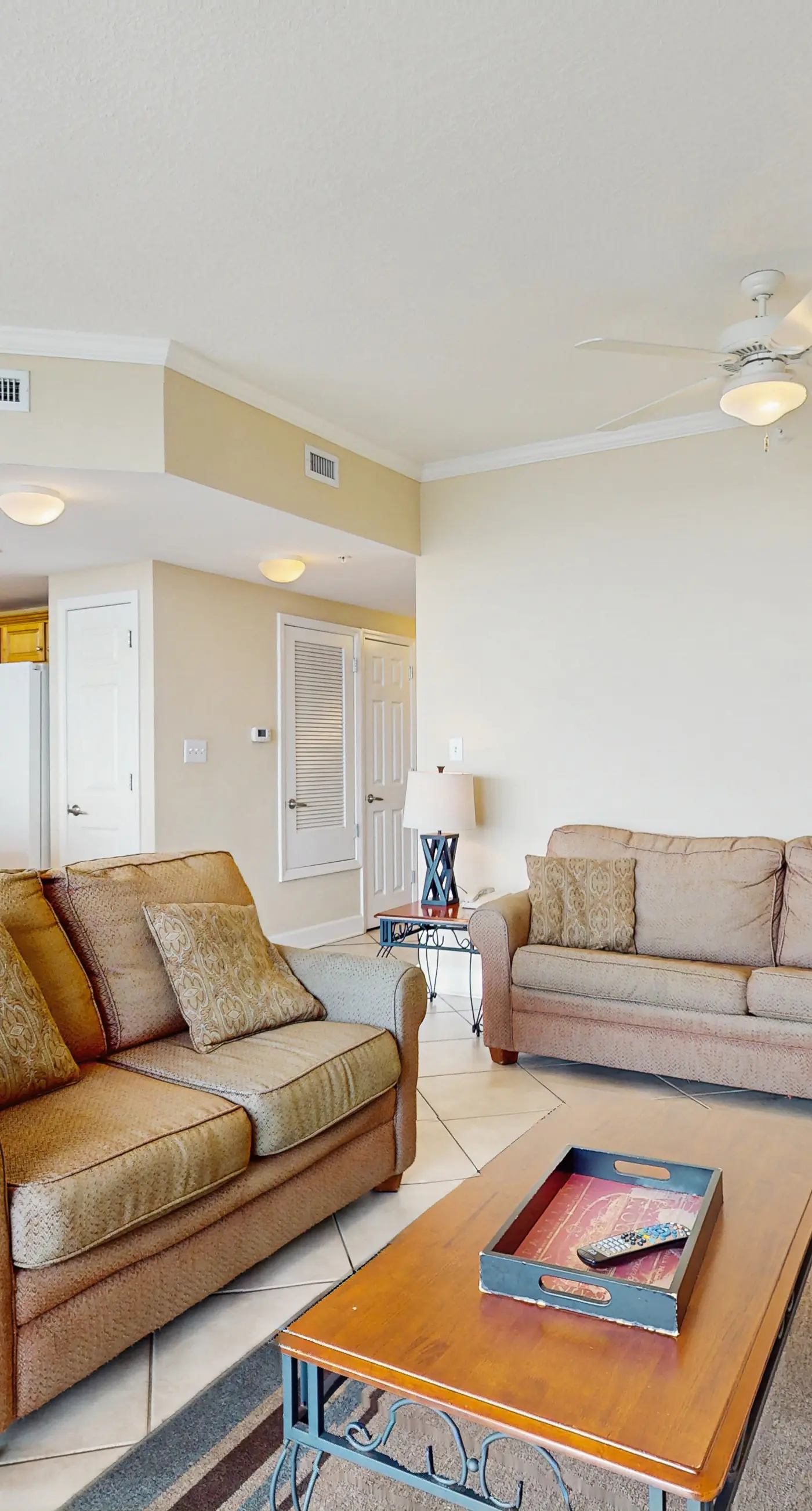 Gulf condo w/ private balcony, stunning views, pools, & sauna