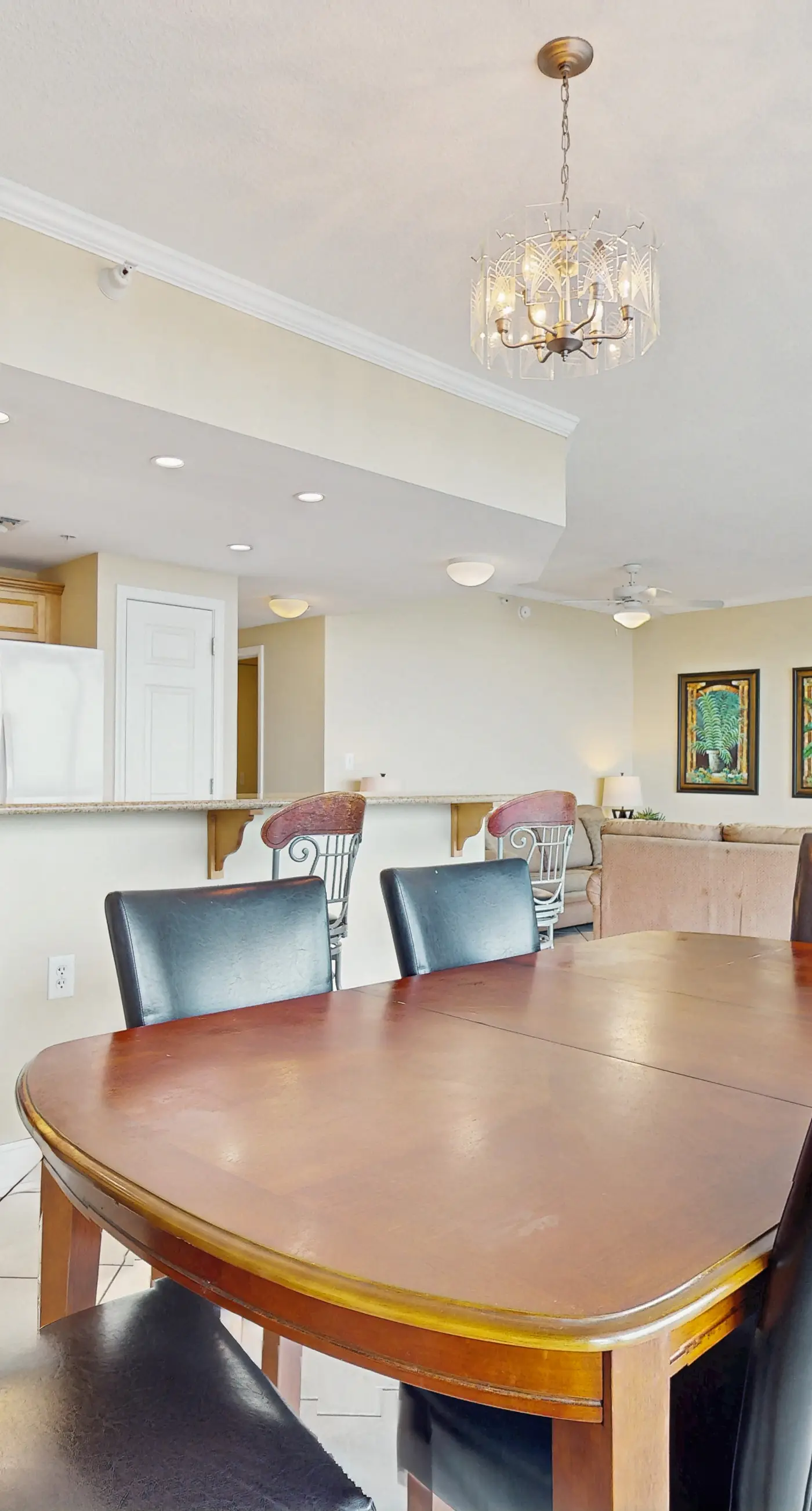 Gulf condo w/ private balcony, stunning views, pools, & sauna