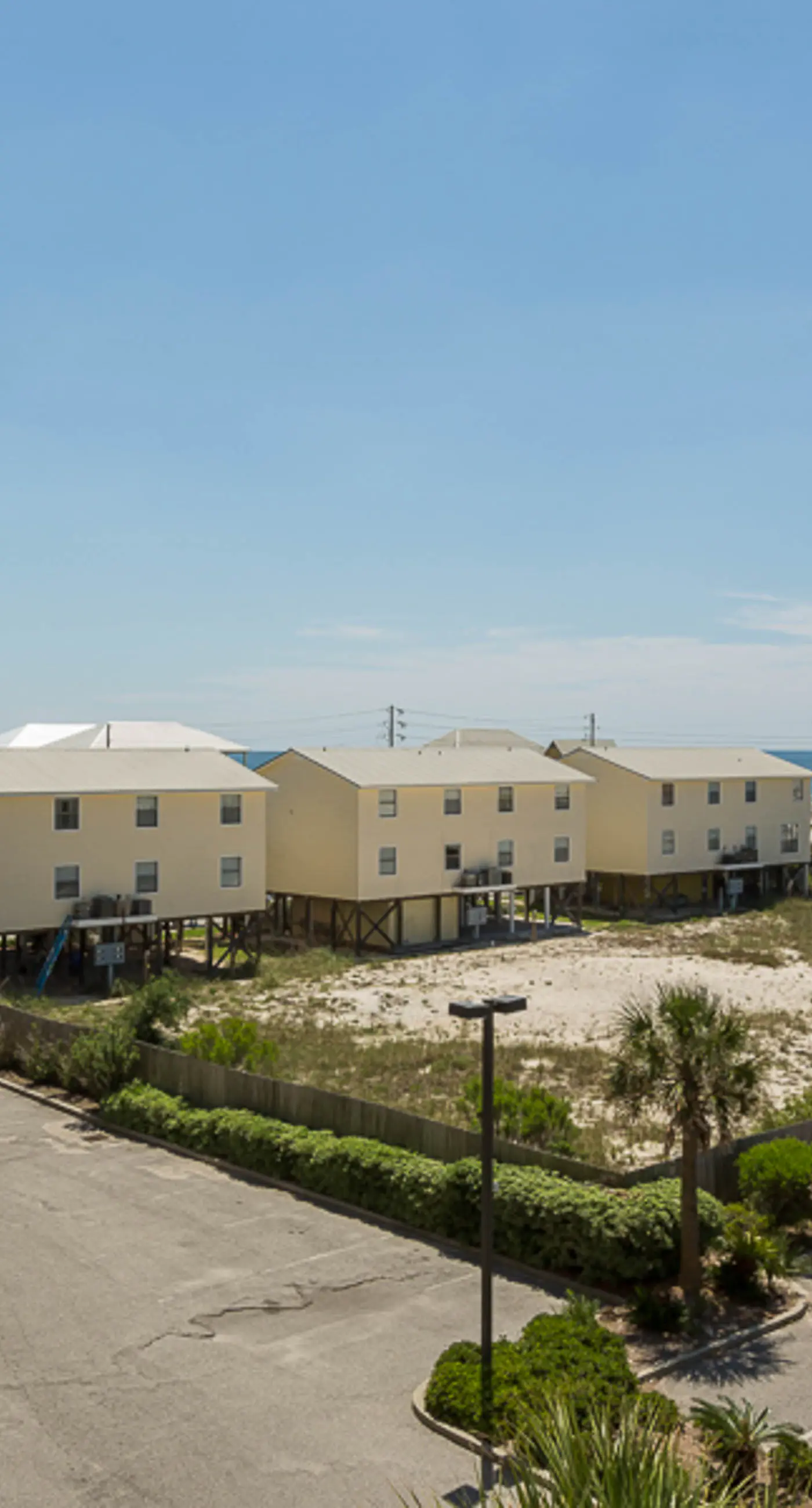 Gulf condo w/ private balcony, stunning views, pools, & sauna