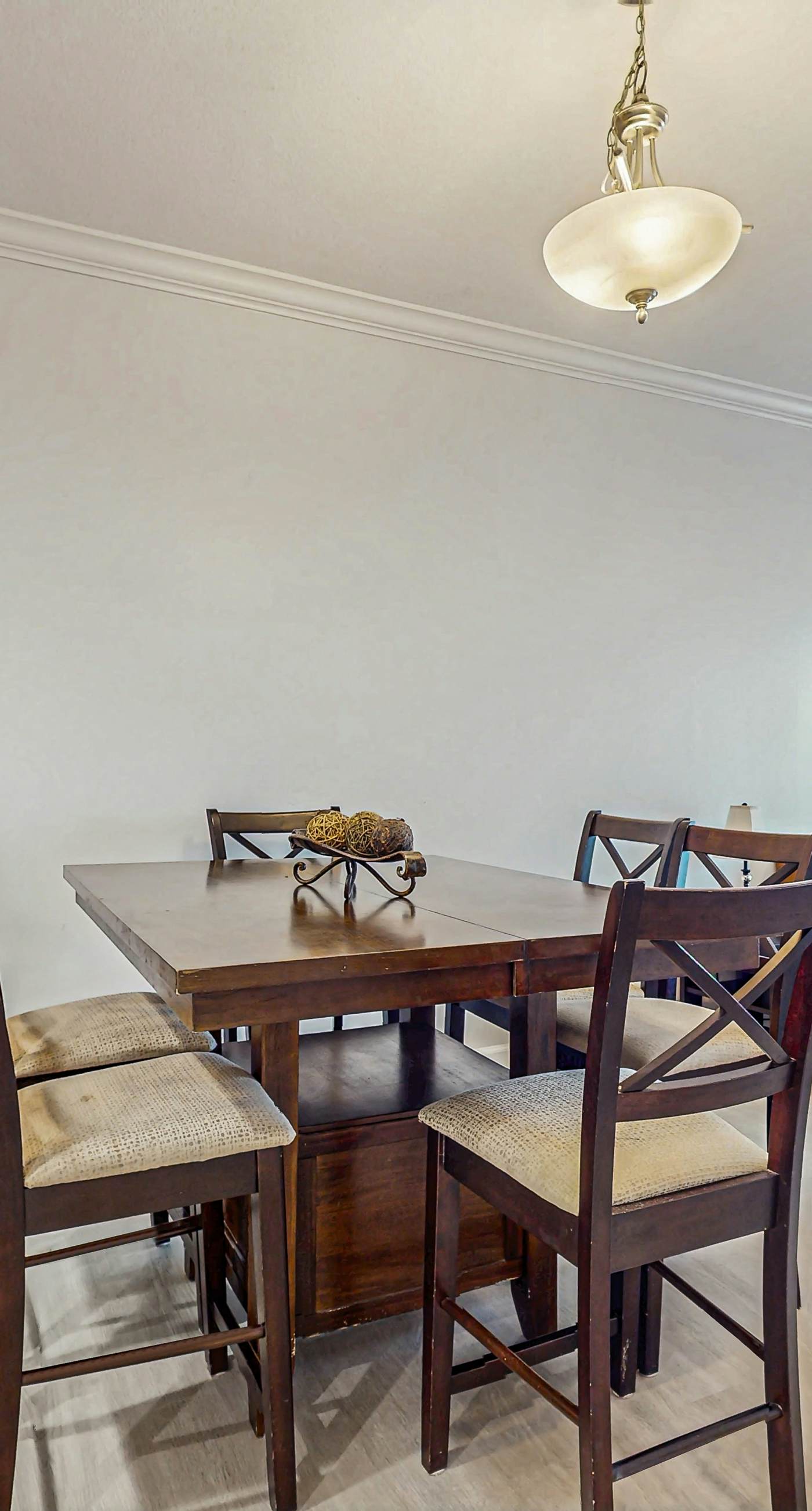 Gulf front condo with community outdoor & indoor pool, hot tub & fitness center