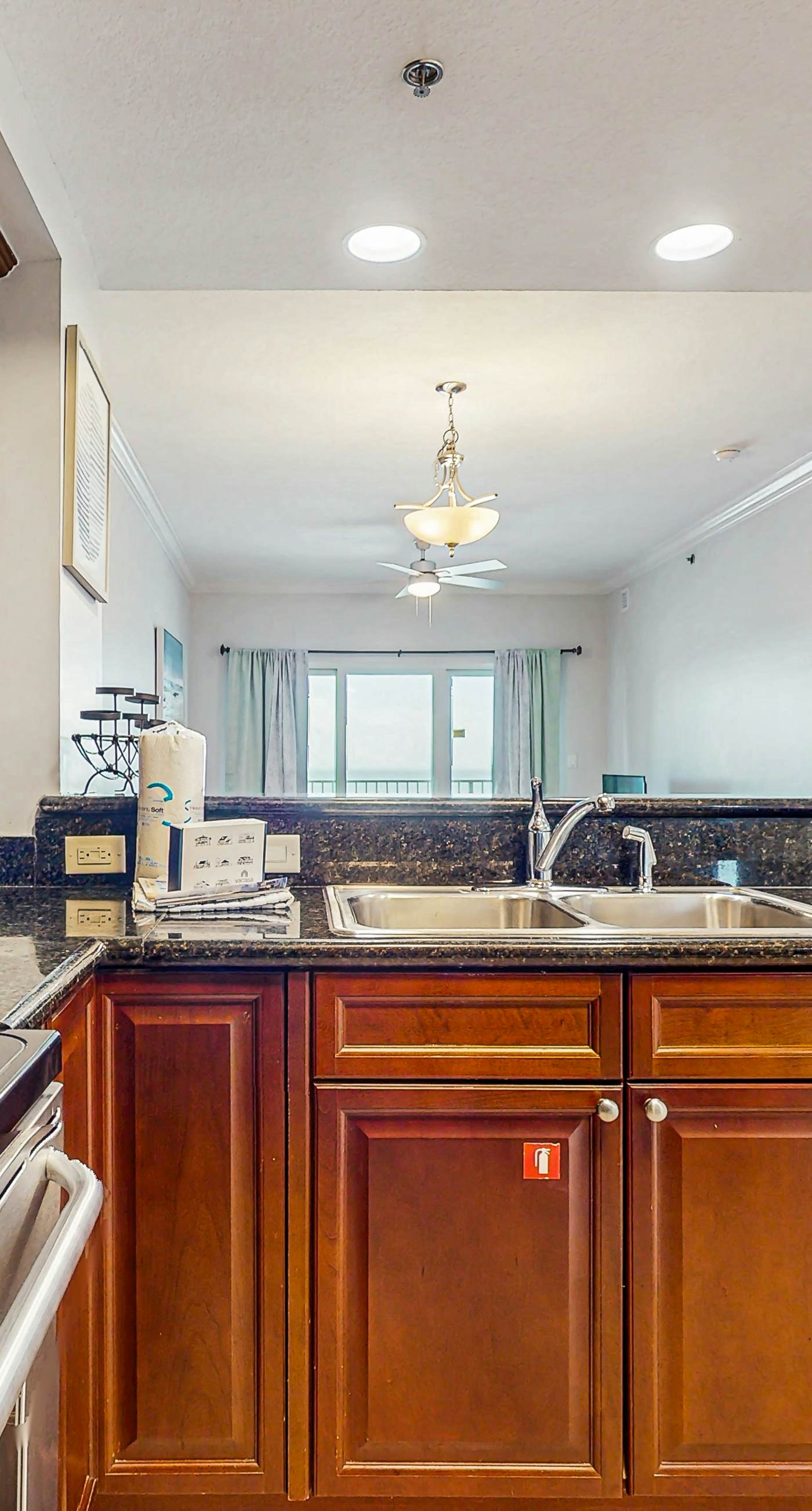 Gulf front condo with community outdoor & indoor pool, hot tub & fitness center