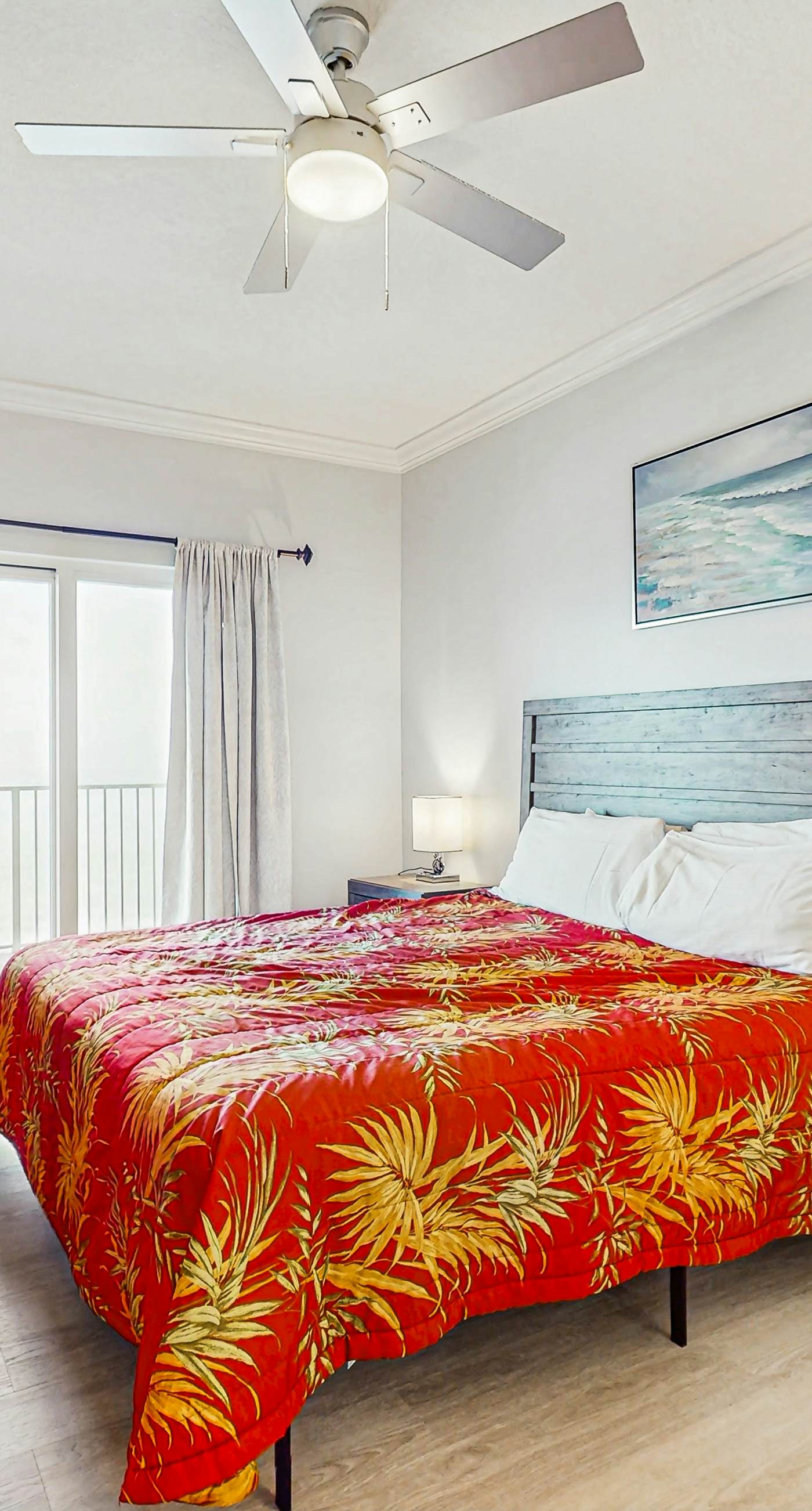 Gulf front condo with community outdoor & indoor pool, hot tub & fitness center