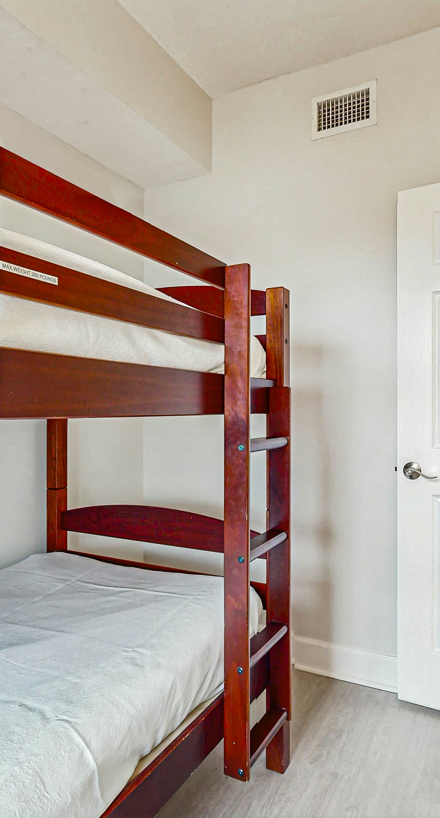 Gulf front condo with community outdoor & indoor pool, hot tub & fitness center