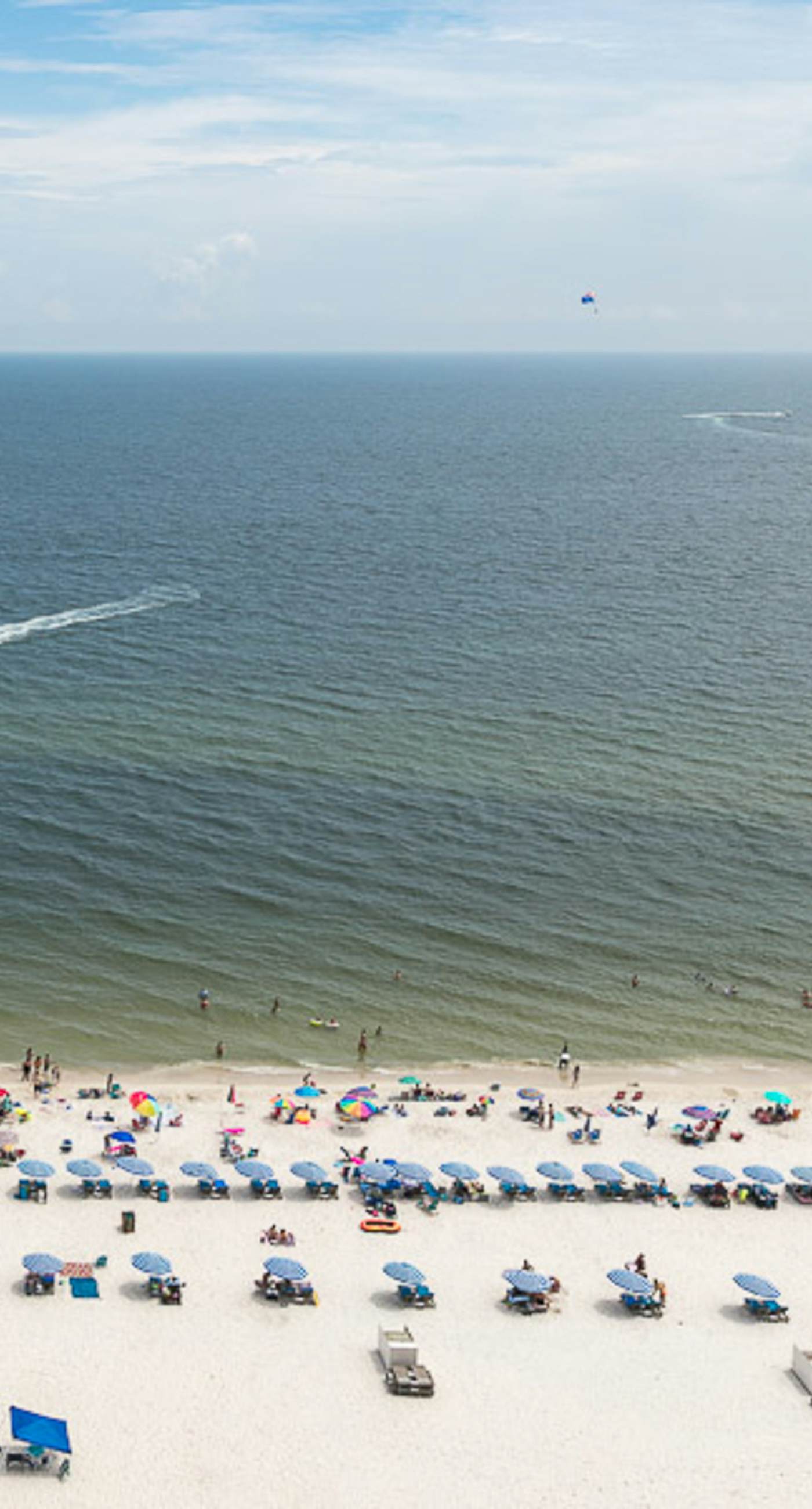 Gulf front condo with community outdoor & indoor pool, hot tub & fitness center