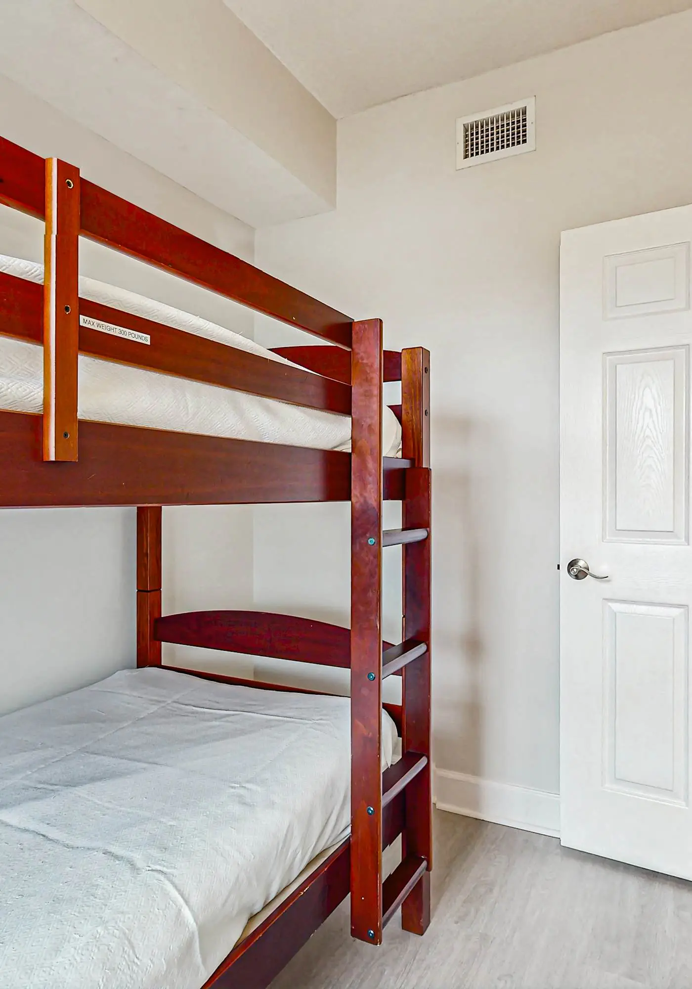 Gulf front condo with community outdoor & indoor pool, hot tub & fitness center