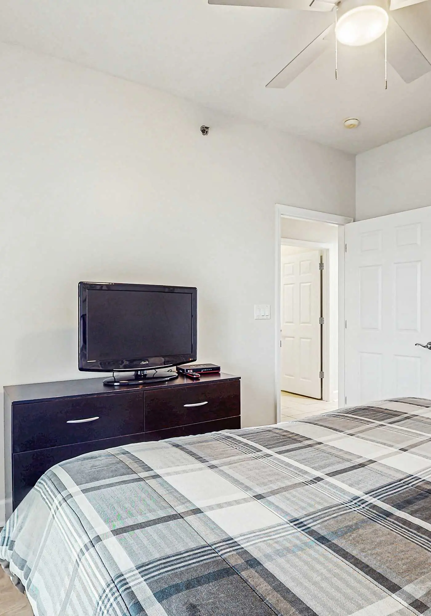 Gulf front condo with community outdoor & indoor pool, hot tub & fitness center