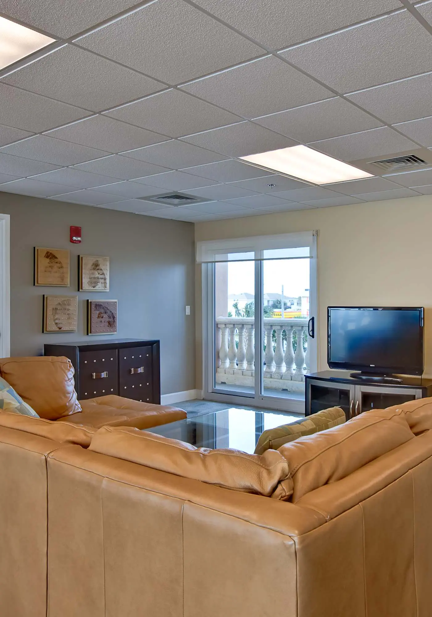 Gulf front condo with community outdoor & indoor pool, hot tub & fitness center