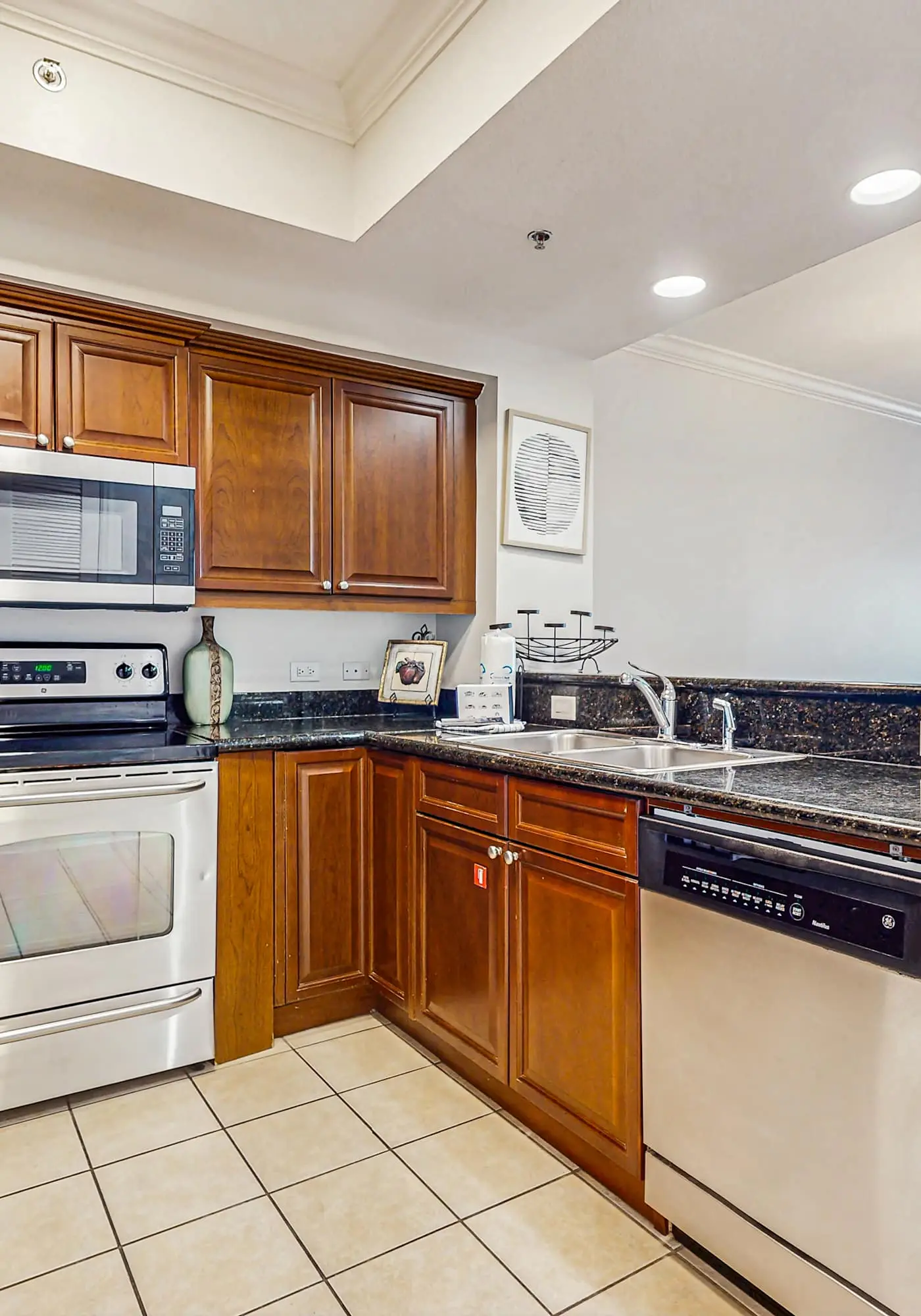 Gulf front condo with community outdoor & indoor pool, hot tub & fitness center