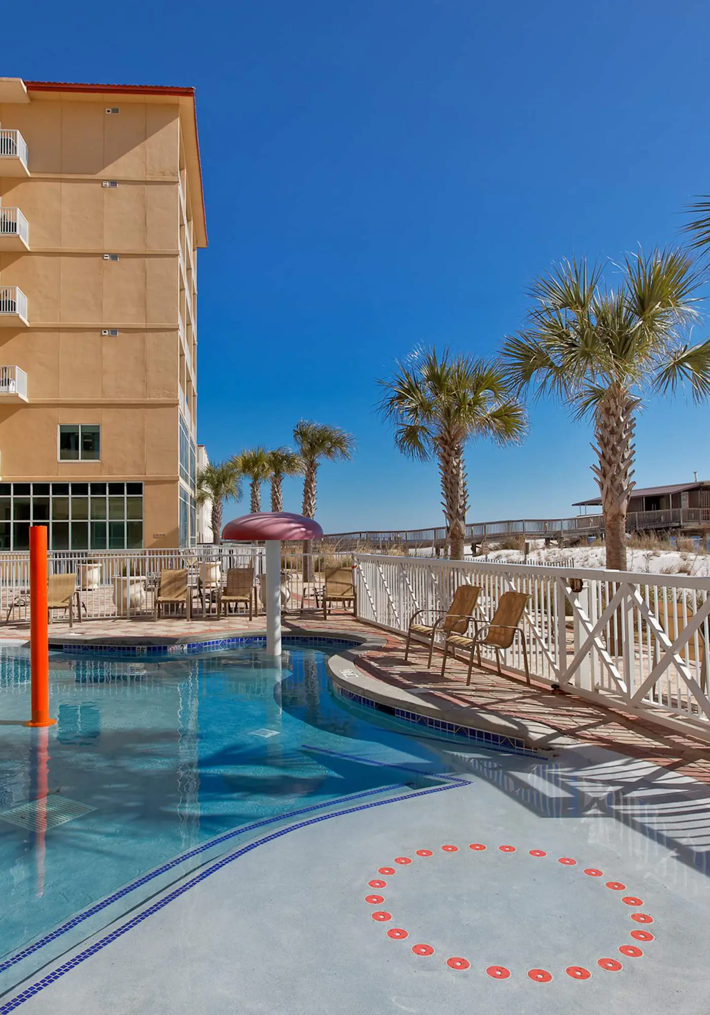 Gulf front condo with community outdoor & indoor pool, hot tub & fitness center