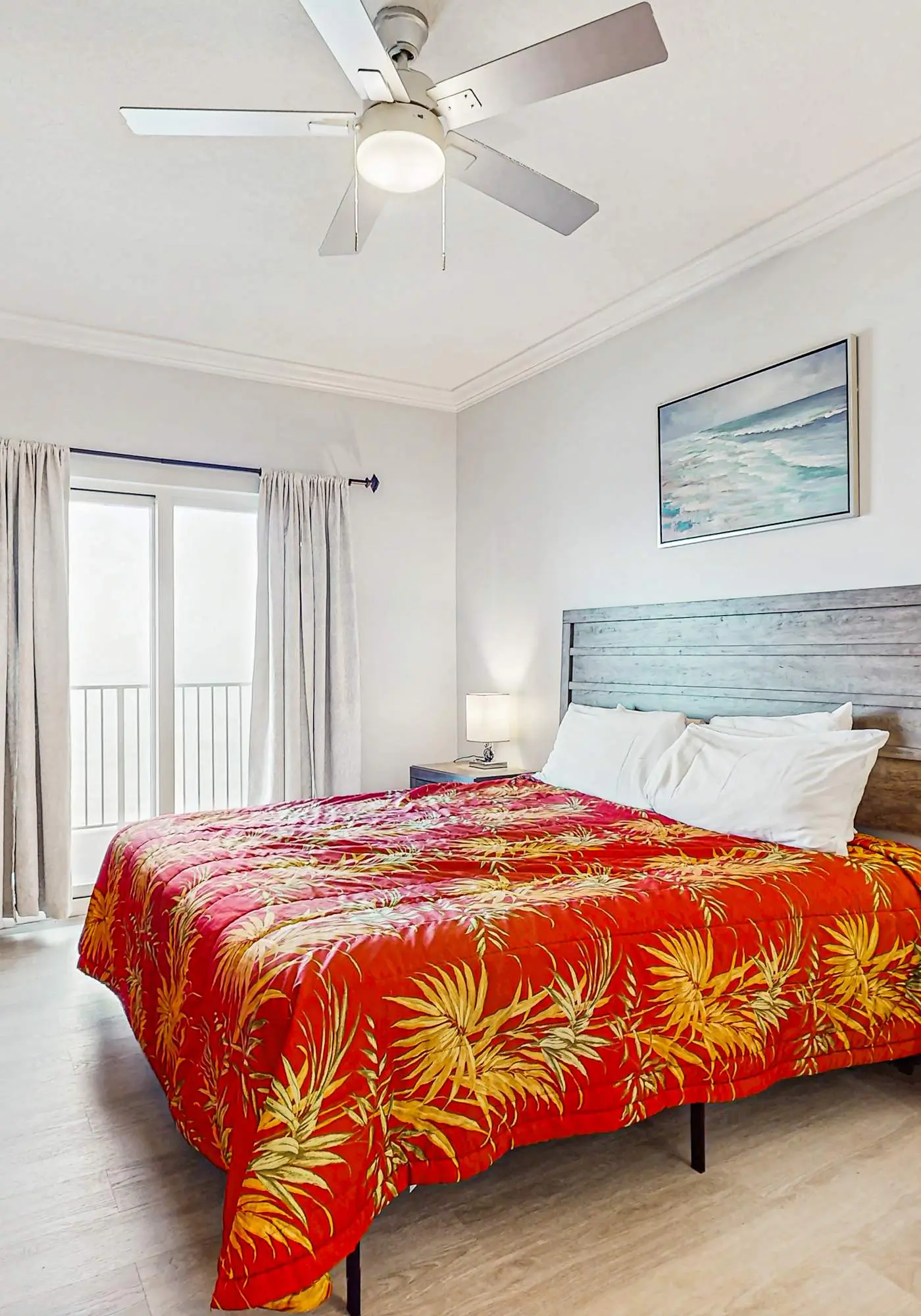 Gulf front condo with community outdoor & indoor pool, hot tub & fitness center