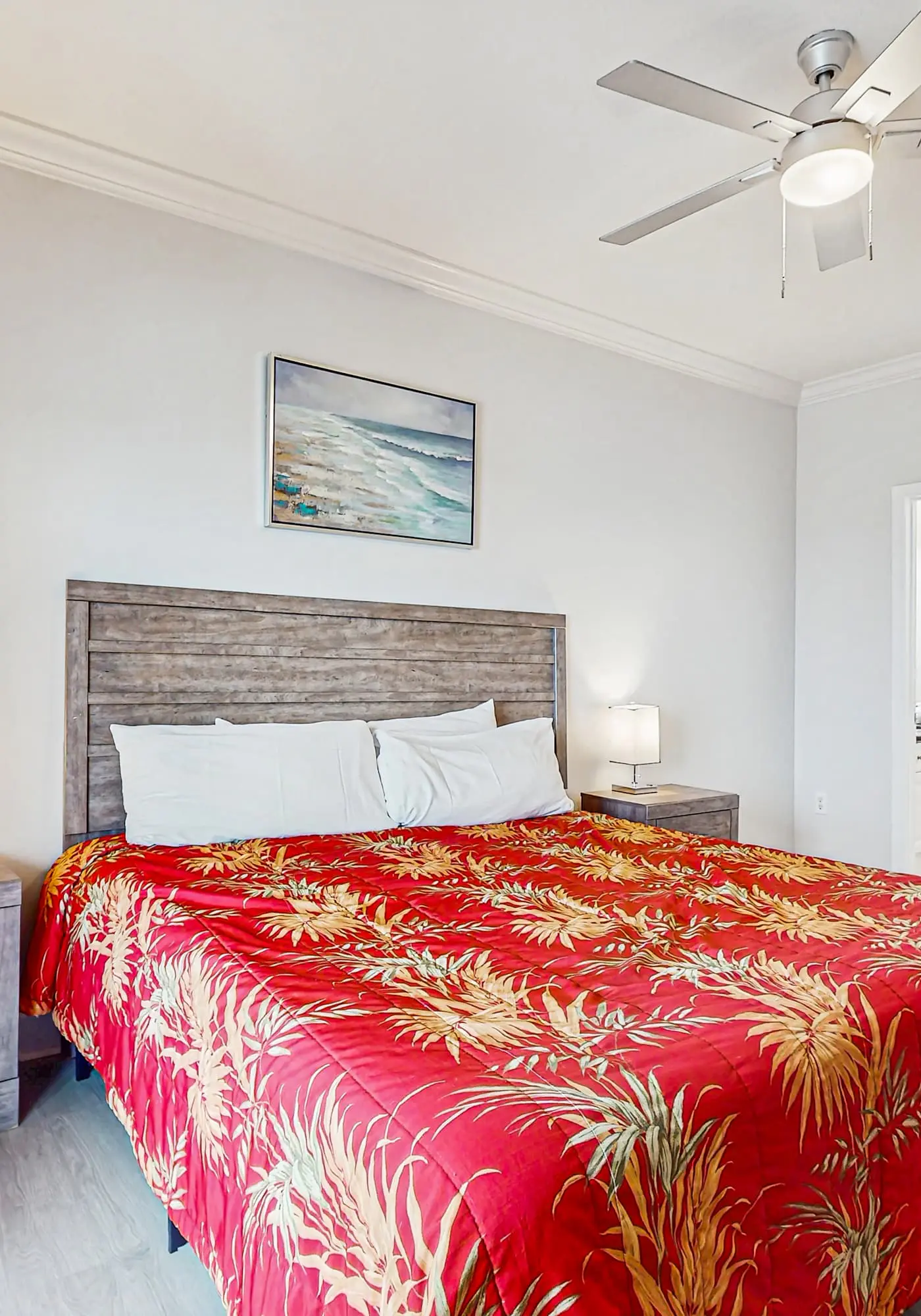 Gulf front condo with community outdoor & indoor pool, hot tub & fitness center