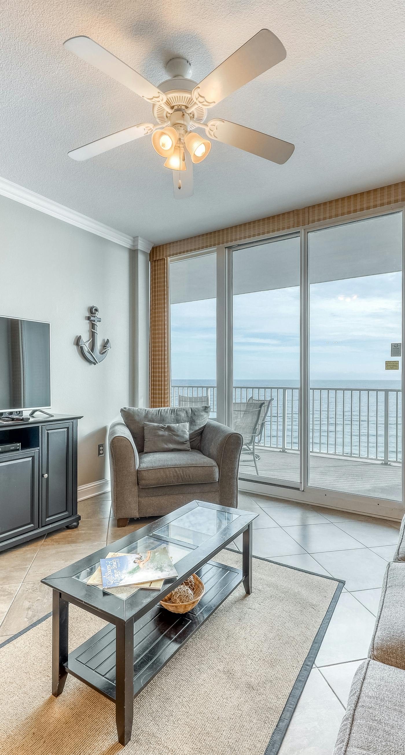 Beachfront condo with amazing views, balcony, pools, hot tubs & fitness center