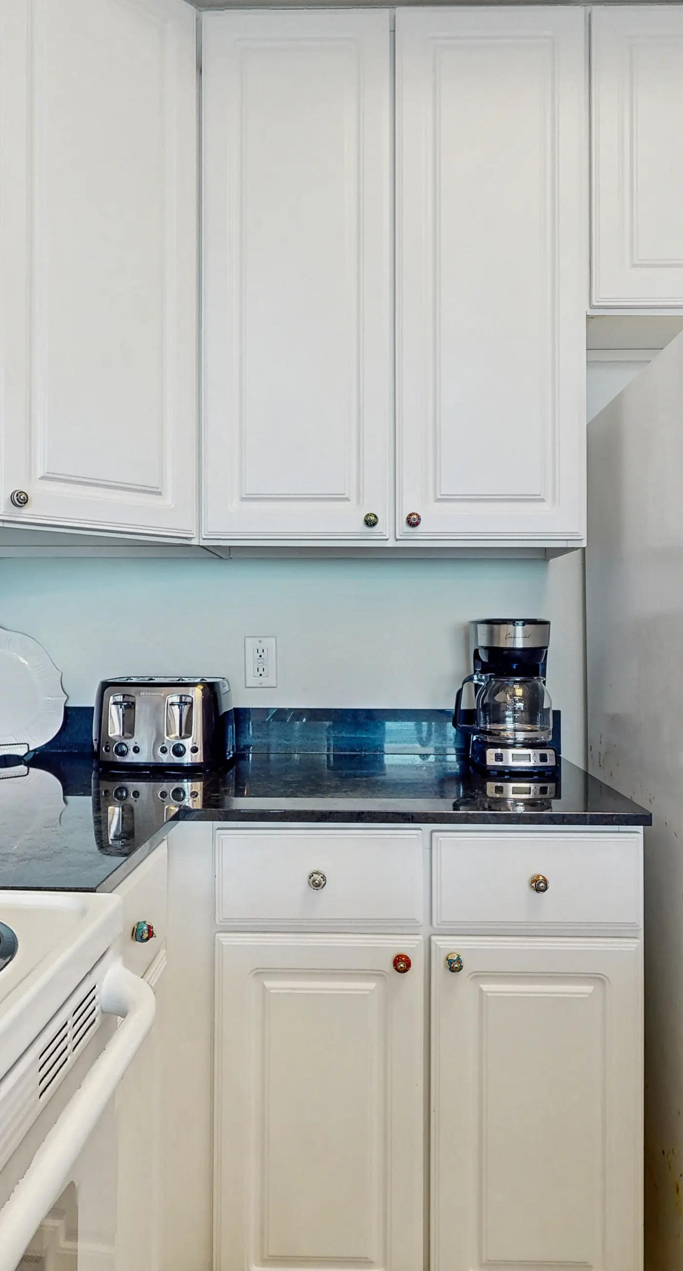 Gulf front beach condo with multiple community pools & sauna